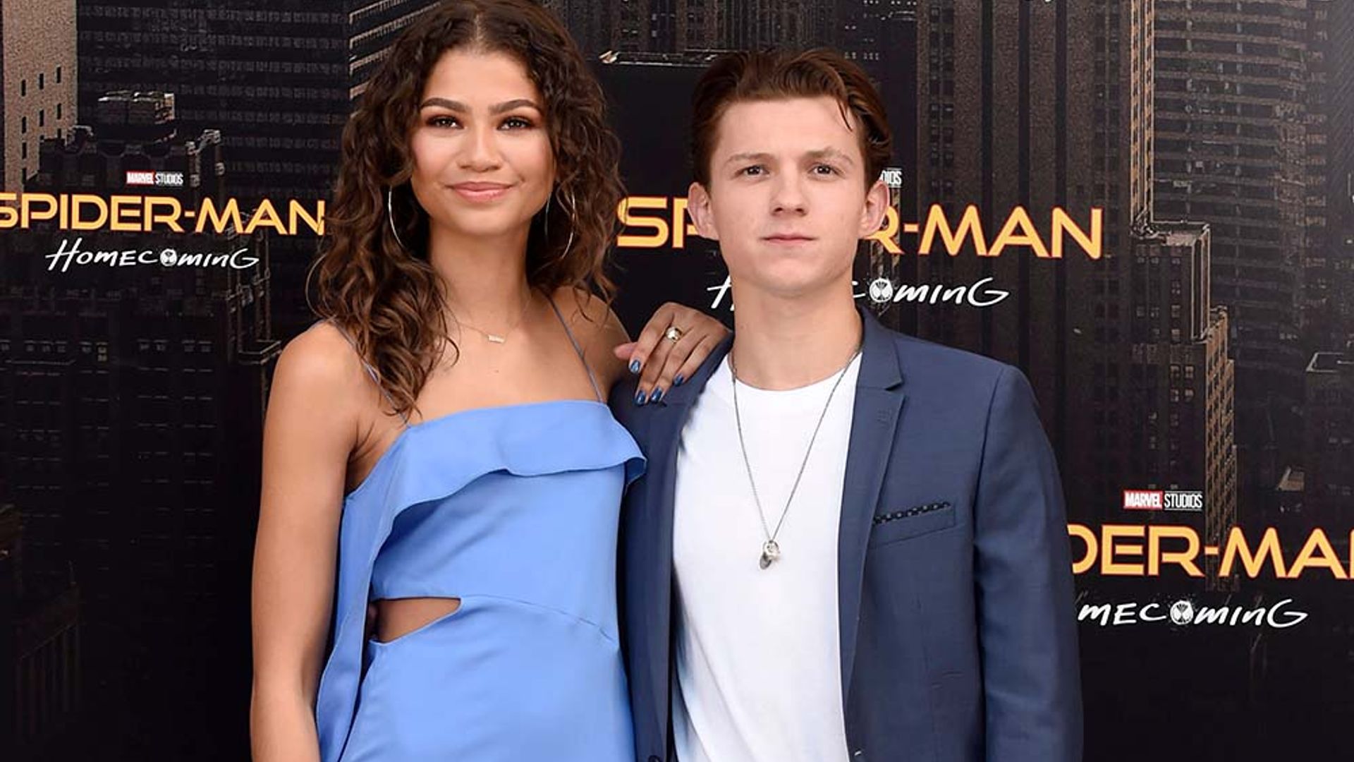 Botas altas y 'slip dress': la combinación ganadora de Zendaya para su cita secreta con Tom Holland