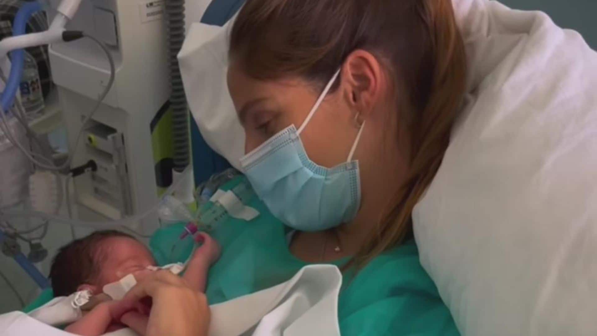 Lucía Villalón, ex de ‘Chicharito’ Hernández, pide oraciones por la salud de su bebé recién nacido