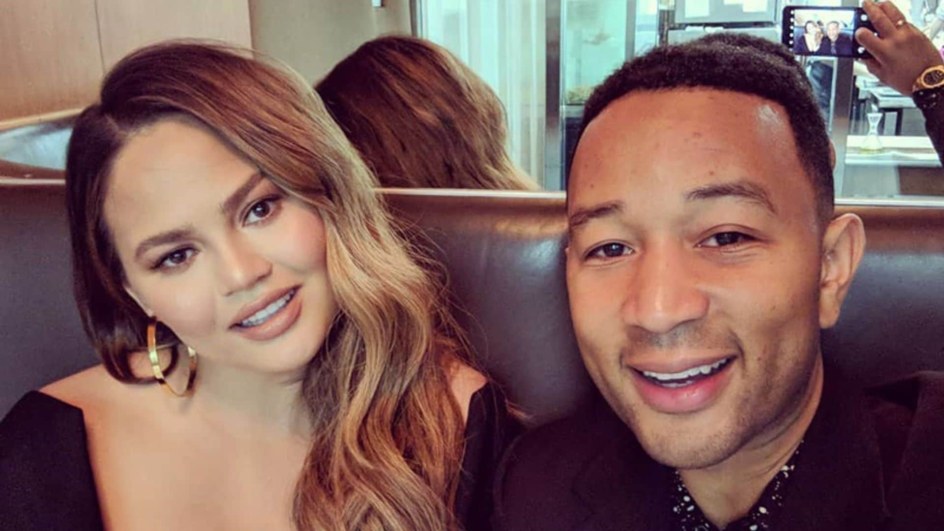 Chrissy Teigen, primera imagen con John Legend tras dar a luz