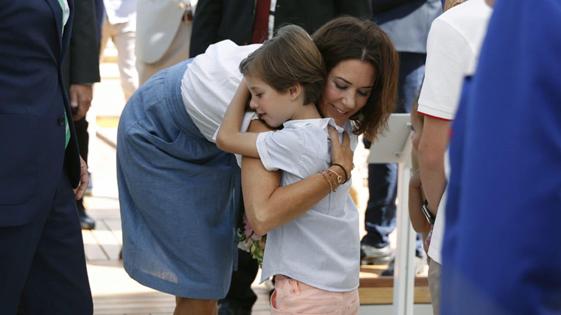 El cariñoso recibimiento del príncipe Henrik a su tía, Mary de Dinamarca, en Río 2016