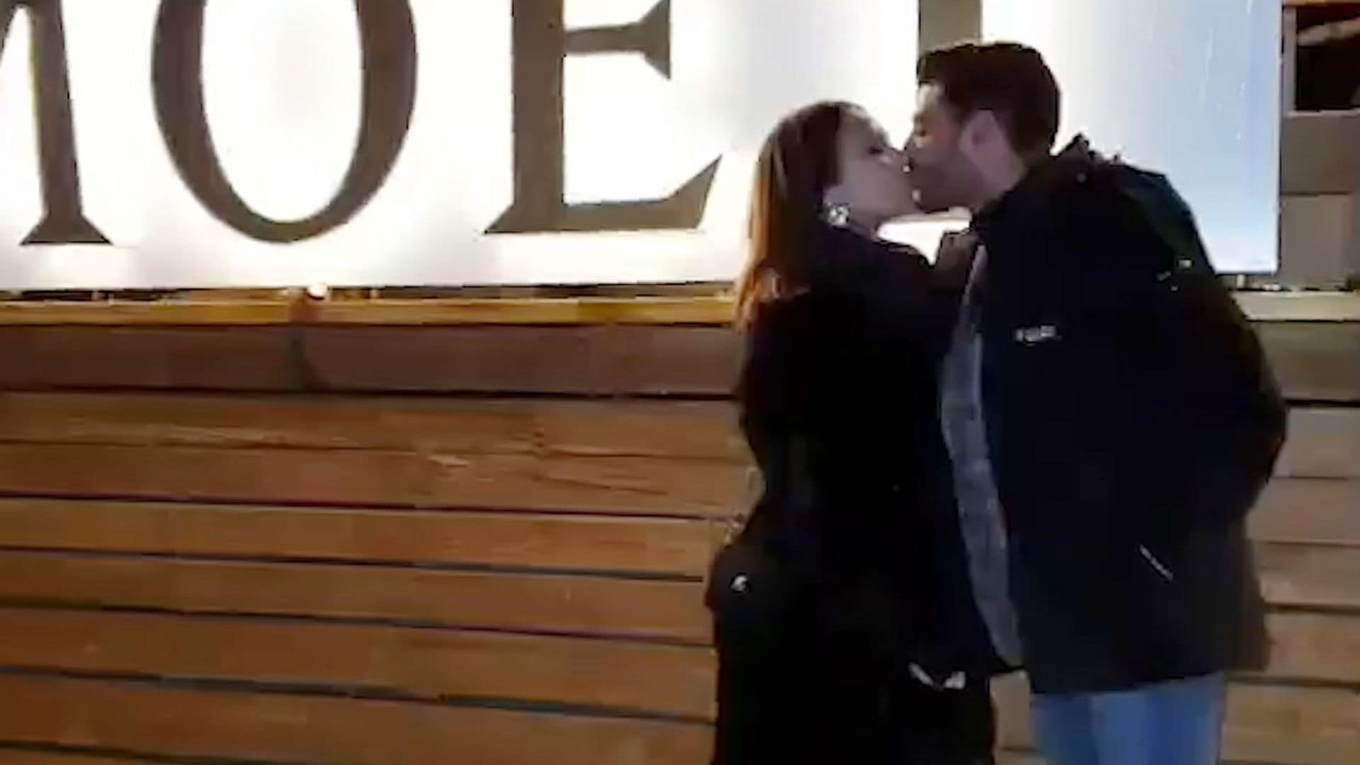 Paula Echevarría y Miguel Torres pasan un romántico puente en la nieve junto a varios 'influencers'