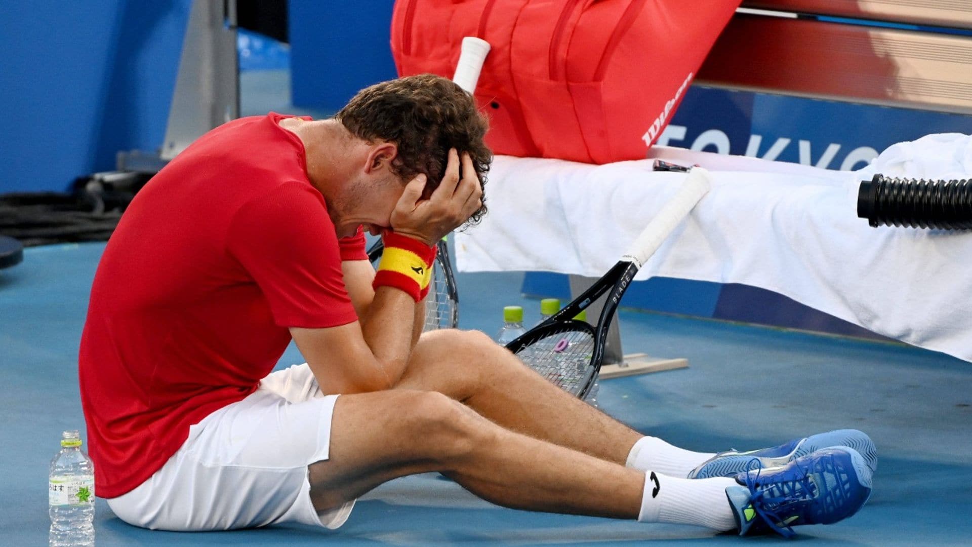 Pablo Carreño rompe a llorar tras ganar la medalla de bronce ante Novak Djokovic