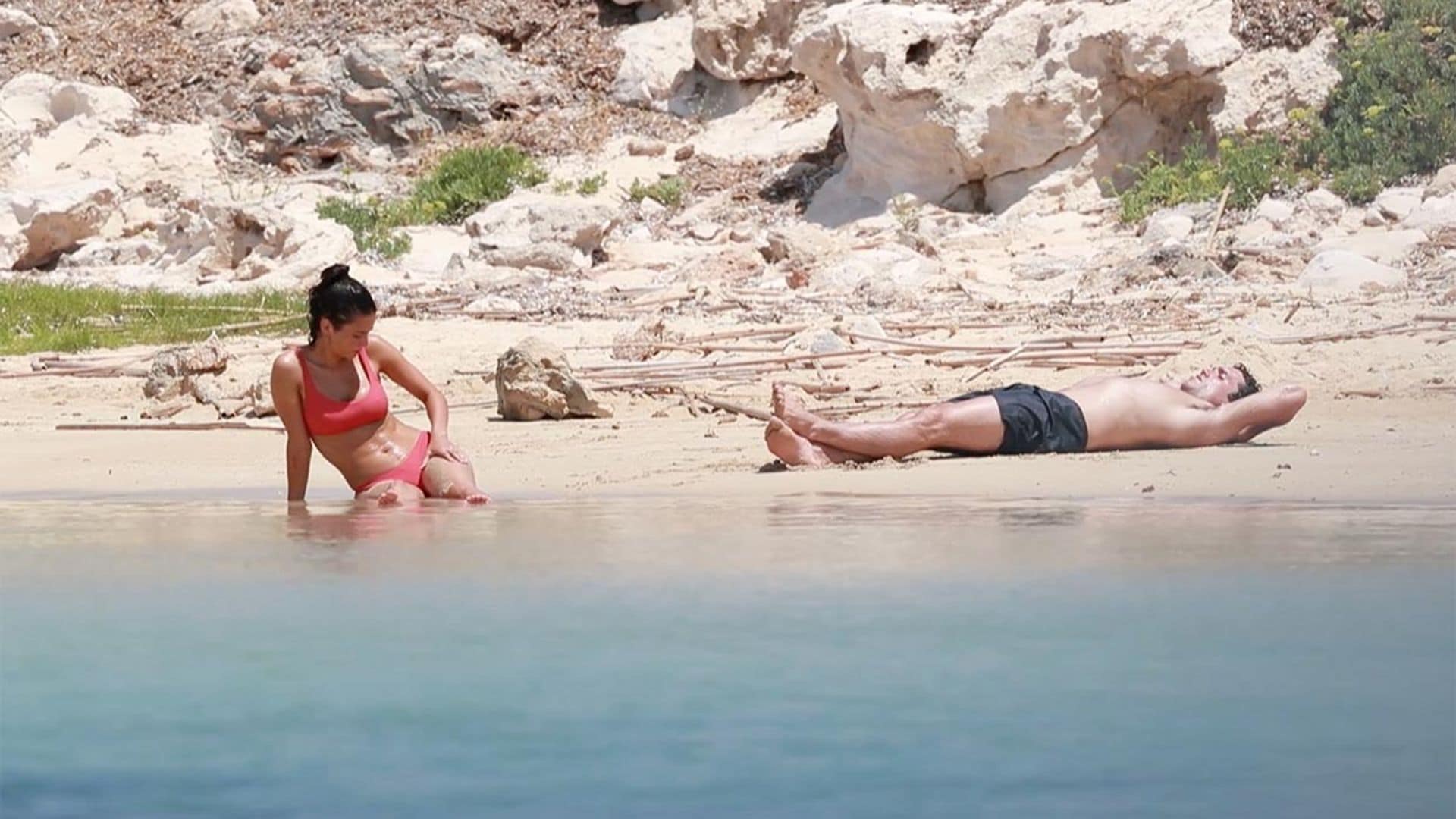 María Pedraza y Jaime Lorente, amor y relax en Formentera