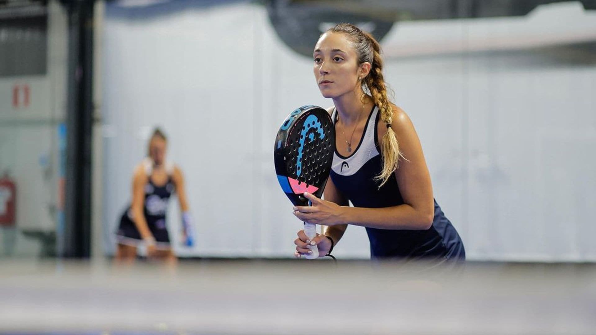 La historia de superación de Andrea Pérez, la jugadora de pádel, de 23 años, que lucha por volver a caminar