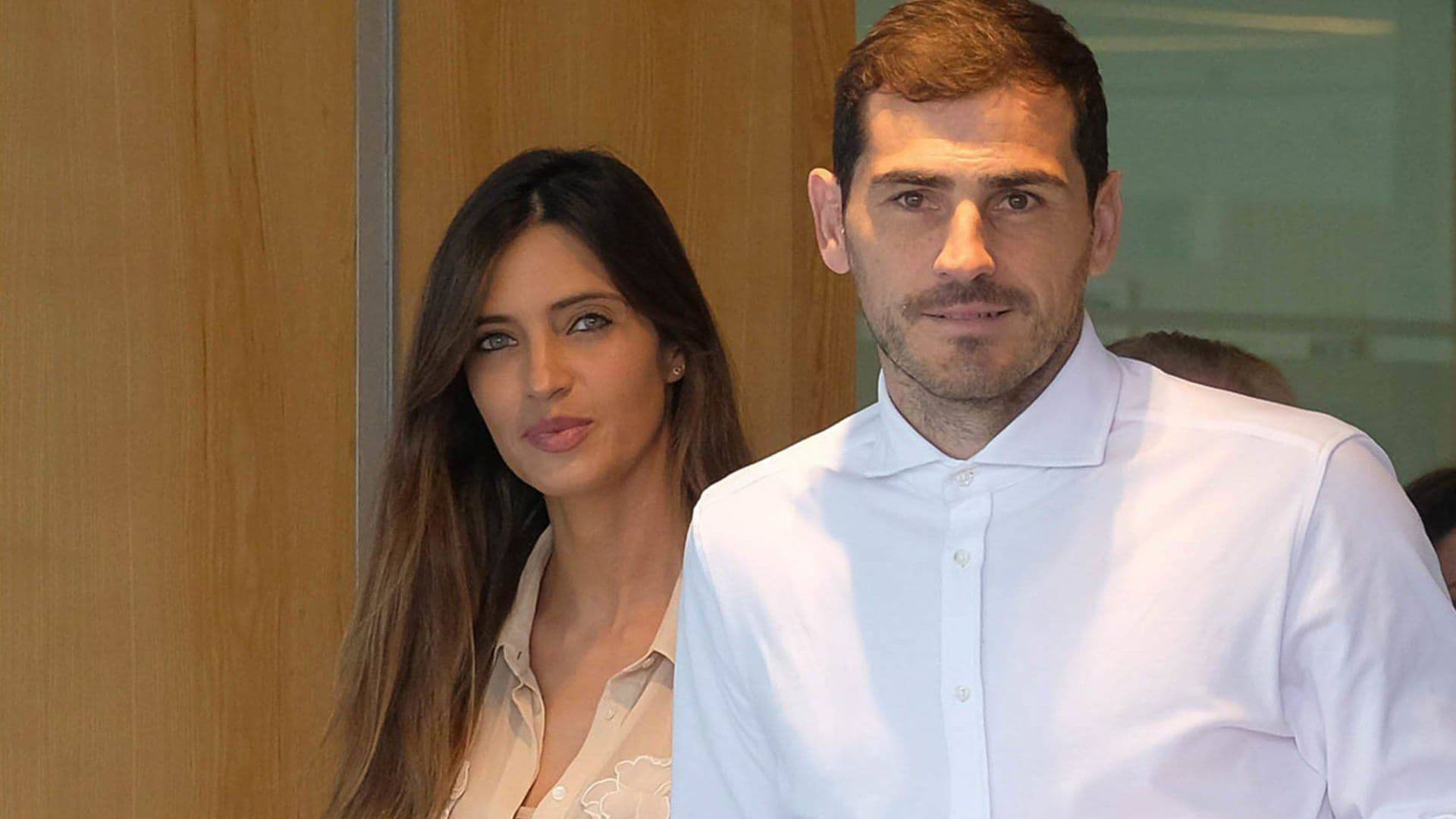 Ni te imaginas la serie a la que se han 'enganchado' Iker Casillas y Sara Carbonero