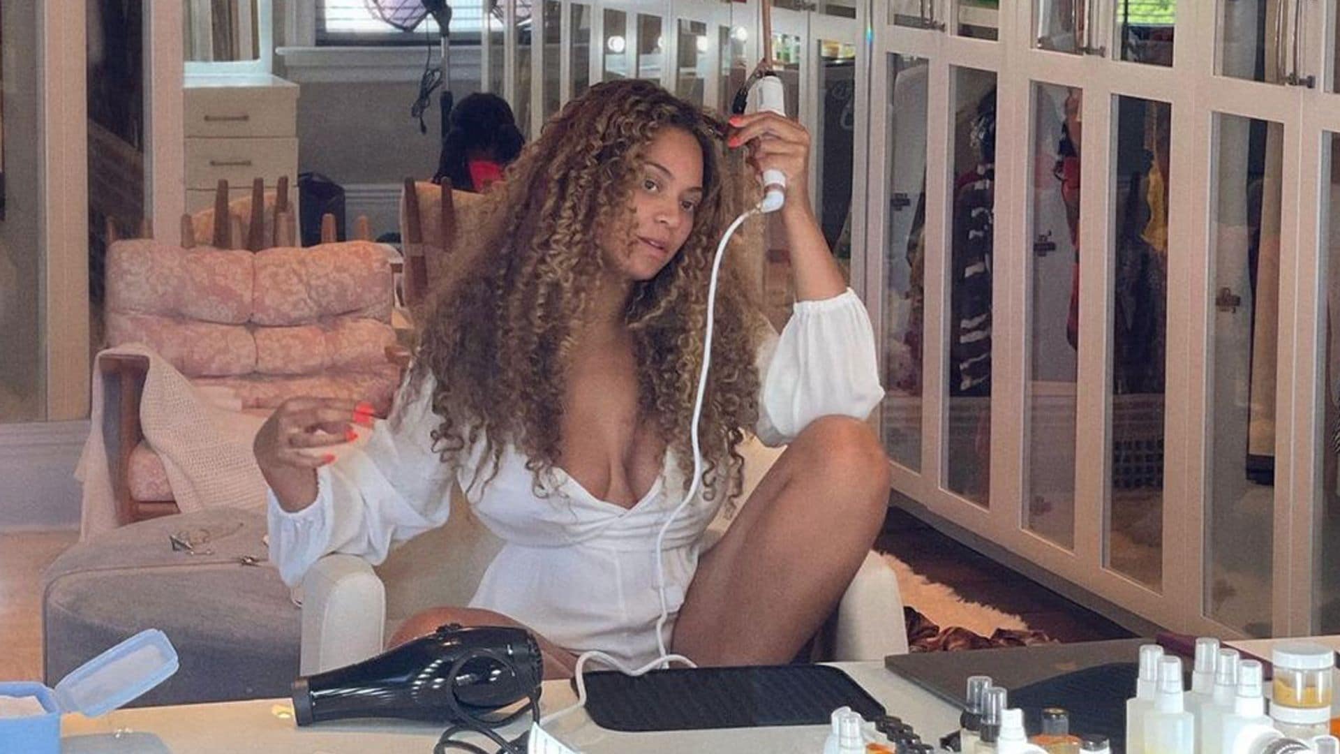 La imagen con la que Beyoncé muestra su melena al natural y desvela ¿un nuevo proyecto?