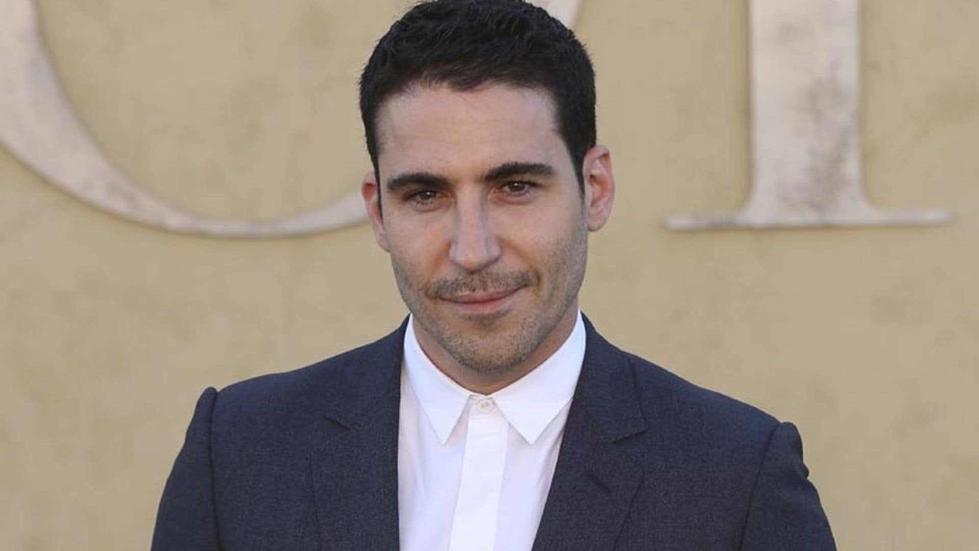 En ¡HOLA!, Miguel Ángel Silvestre, de nuevo enamorado: fotografiado por primera vez en España junto a Albania Sagarra