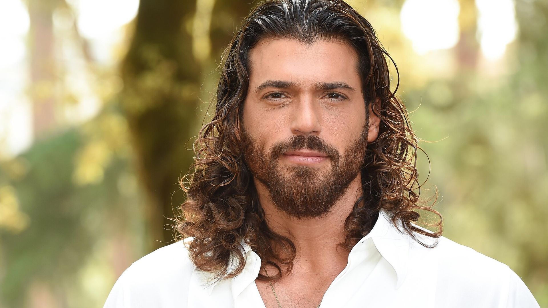 El lado más desconocido de Can Yaman, el actor turco que levanta pasiones: de renegar de la fama a reencontrarse con sus pasiones