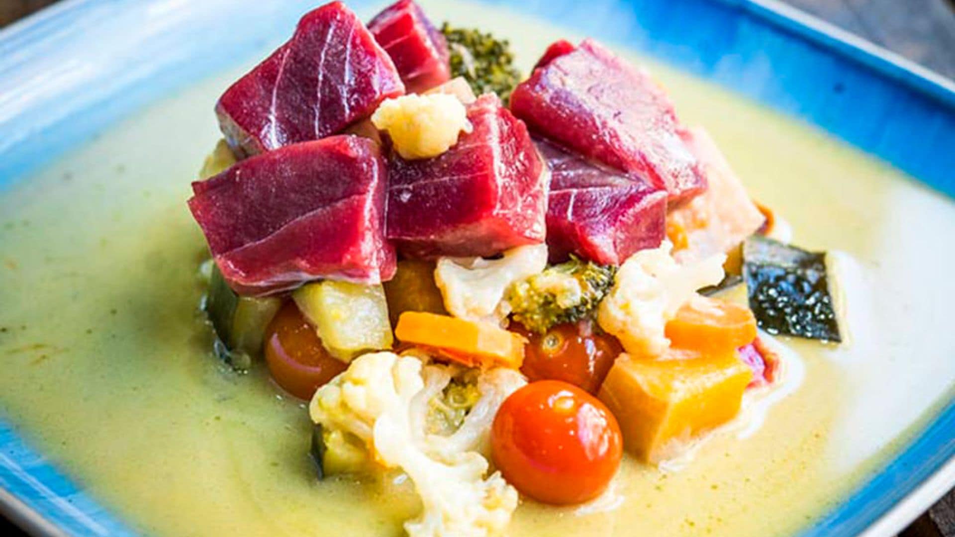 Curry de atún rojo con verduras