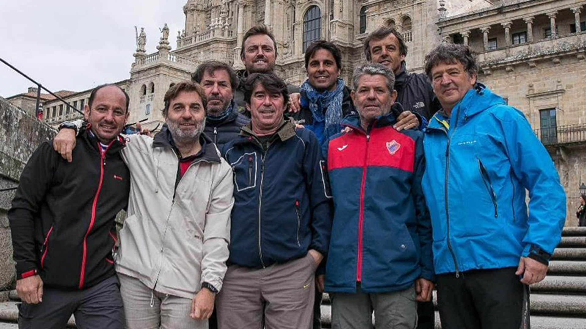 Francisco Rivera, un peregrino más en Santiago de Compostela junto a sus amigos