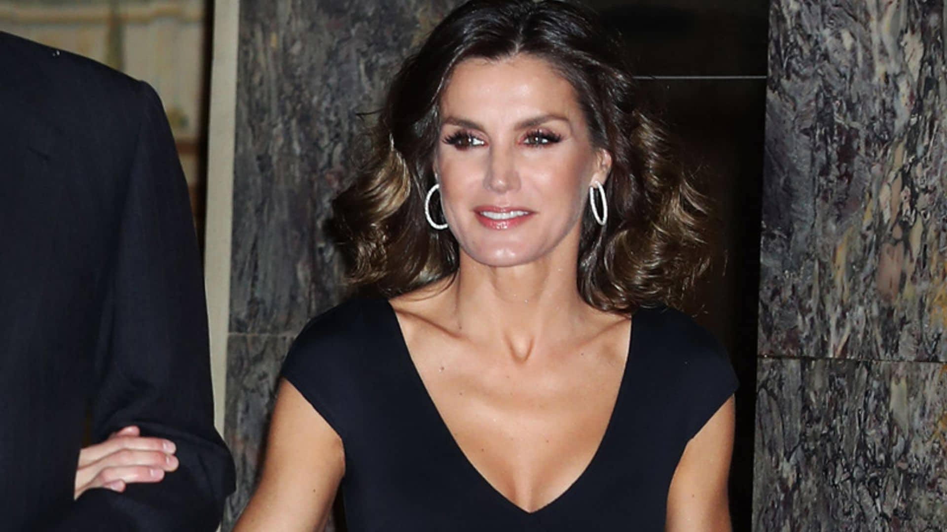 Consejos y cosméticos para tener un escote como el de la reina Letizia