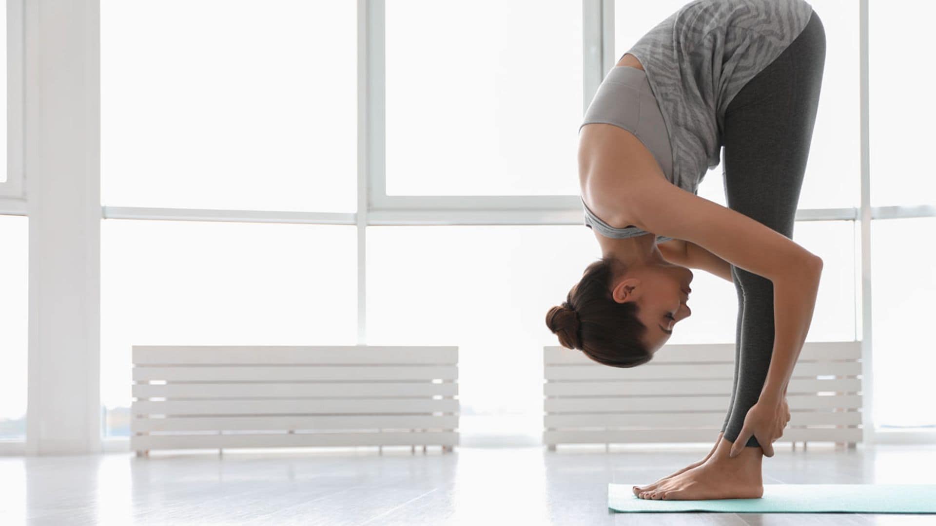 Estira tu cuerpo y consigue más flexibilidad con esta postura de yoga