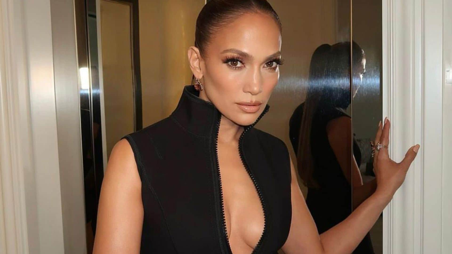 Copia la rutina de belleza rejuvenecedora que sigue Jennifer Lopez a sus 54 años