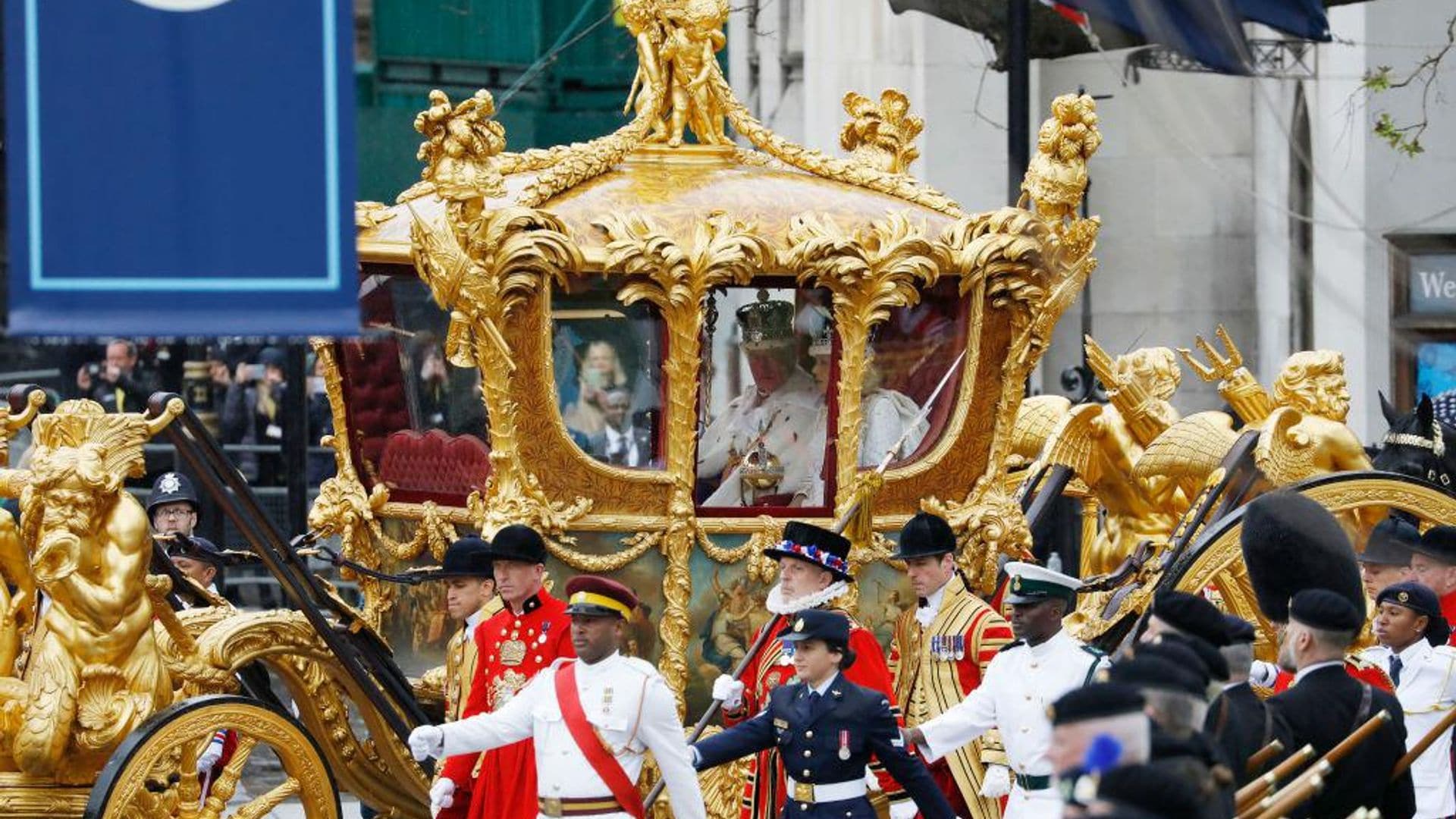 La histórica carroza en la que los reyes Carlos y Camilla recorrieron las calles de Londres