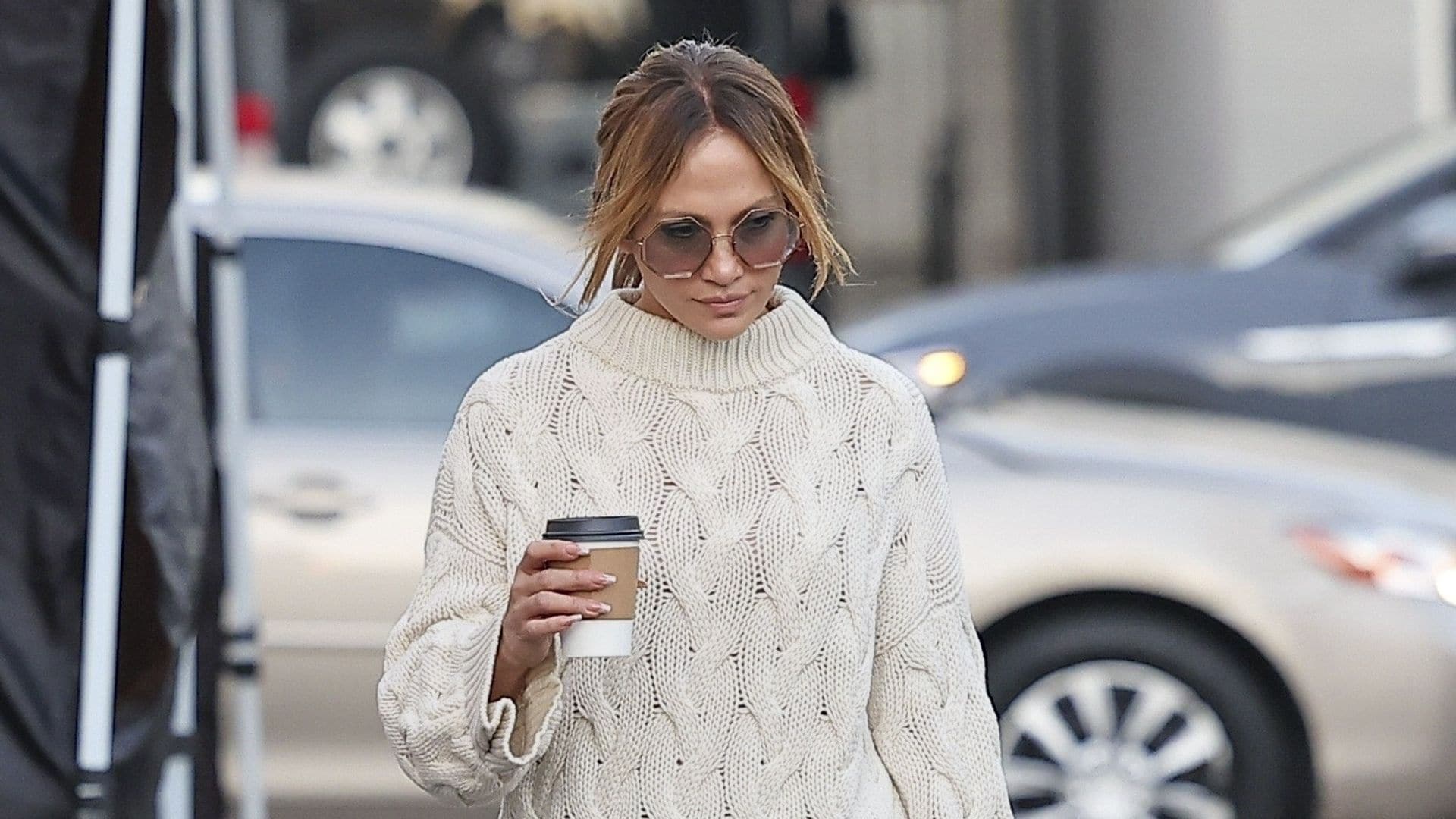 Jennifer Lopez tiene la fórmula perfecta para un 'cozy look' invernal