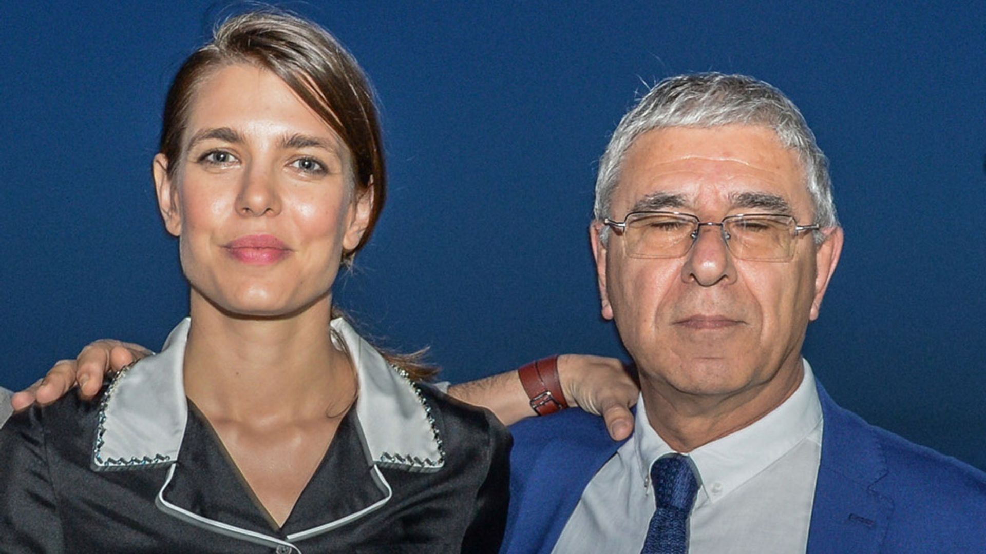 Carlota Casiraghi ‘vende su libro’… ¡en español!