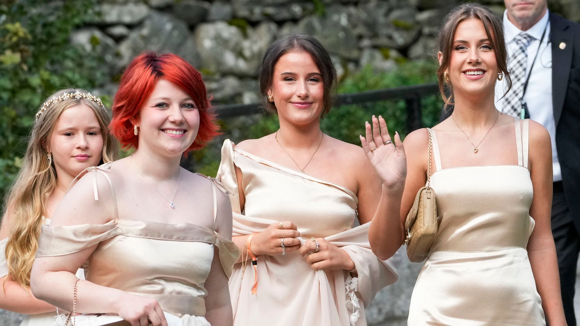 Las tres hijas de la princesa Marta Luisa de Noruega brillan en la boda real