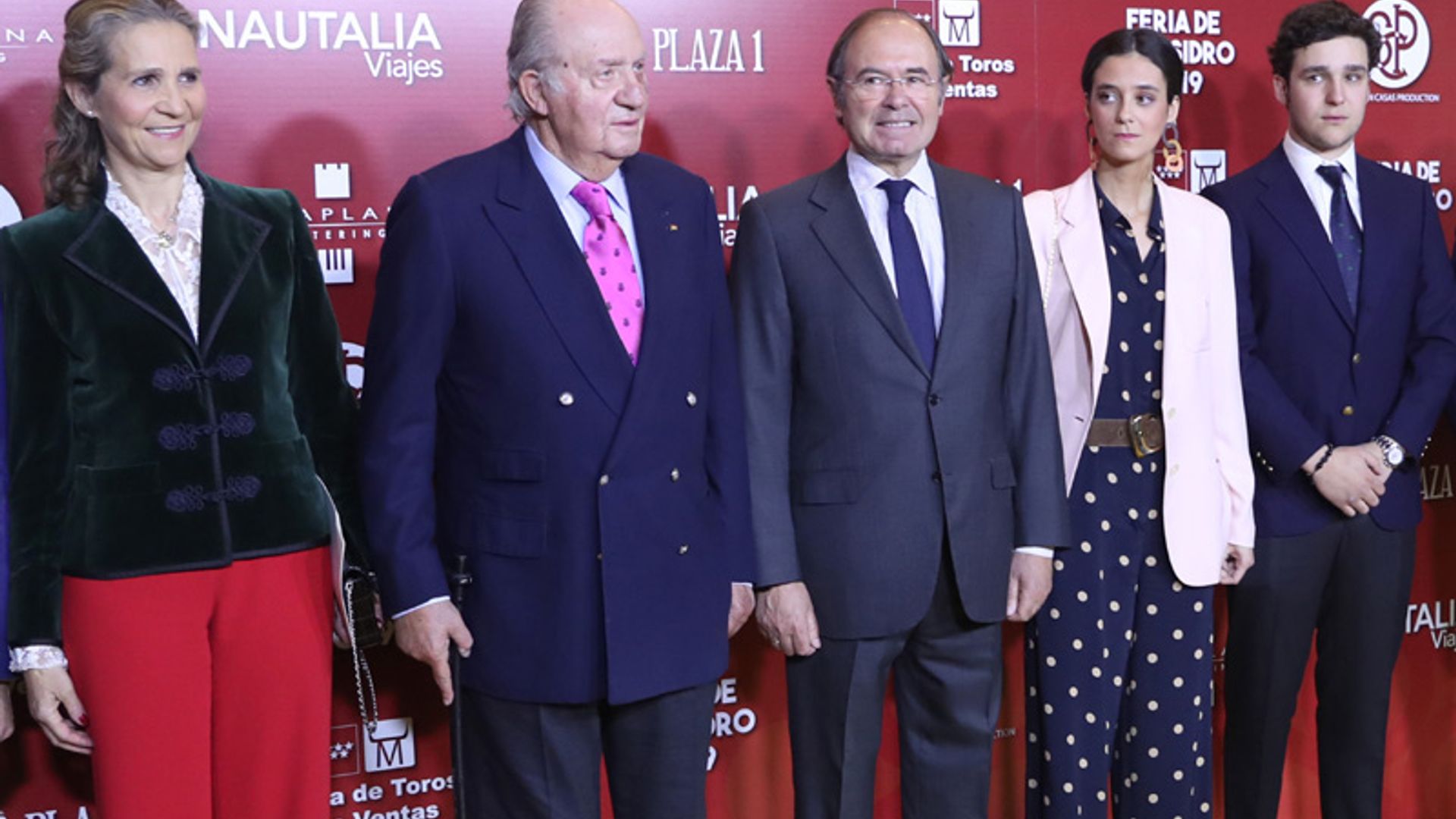 Con un pequeño moratón, su hija mayor y dos de sus nietos: don Juan Carlos acude a Las Ventas