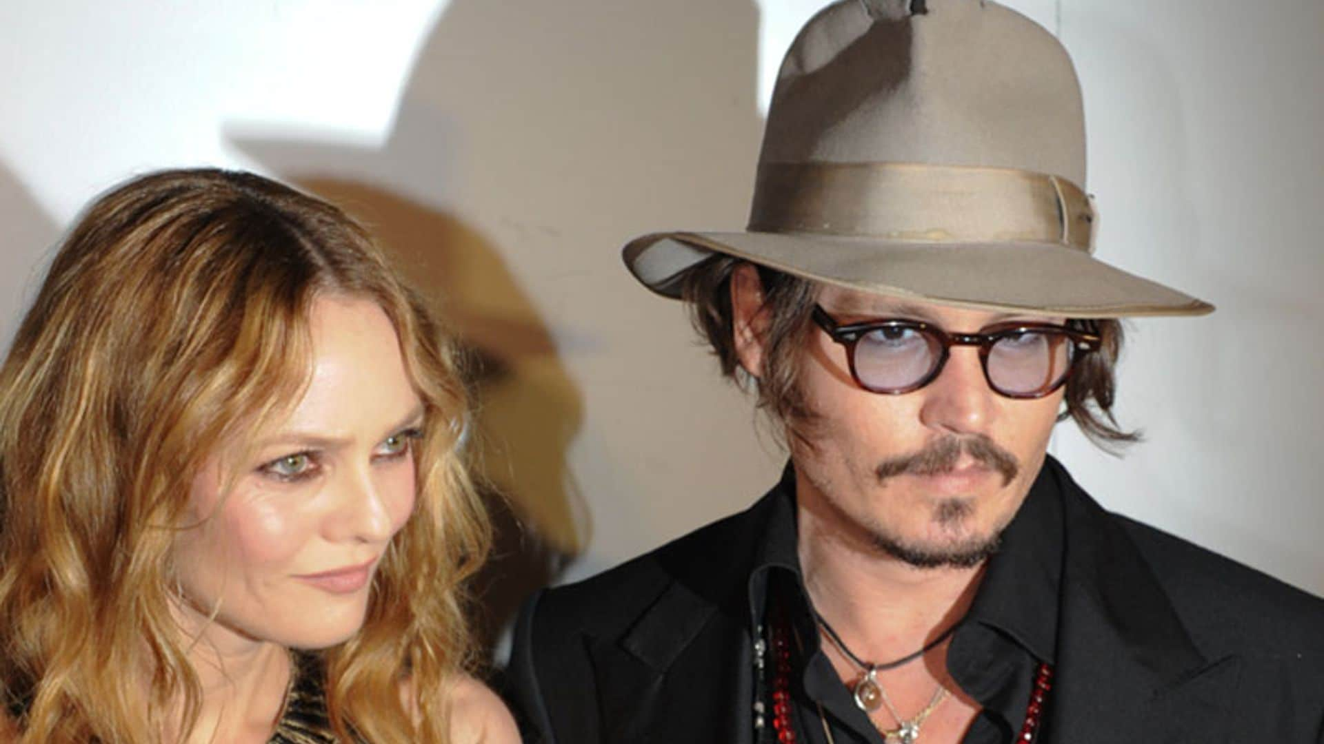 El hijo de Johnny Depp y Vanessa Paradis, de 16 años, sufre 'graves problemas de salud'