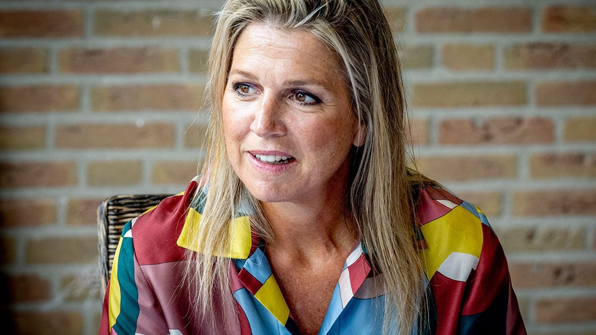 Máxima de Holanda retoma su agenda enfundada en sus looks más coloridos