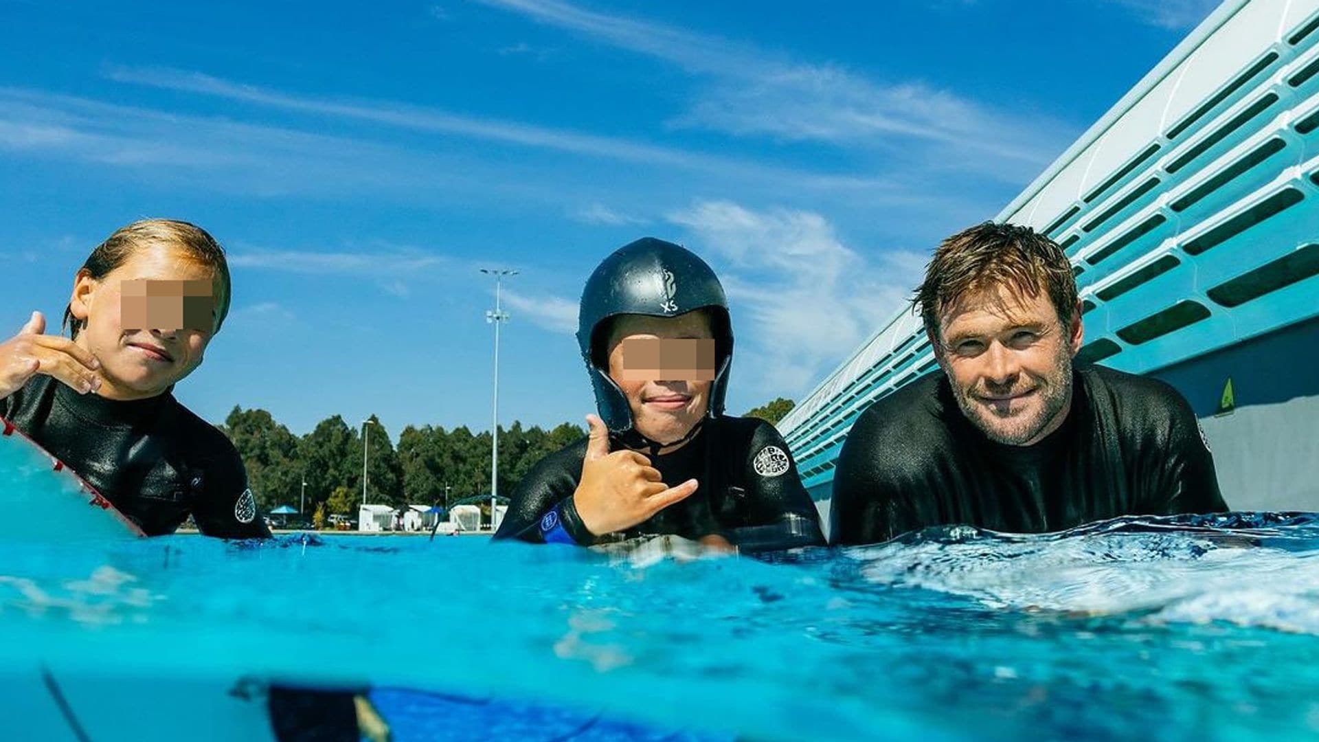 Chris Hemsworth, Elsa Pataky y sus hijos, una familia de intrépidos surferos