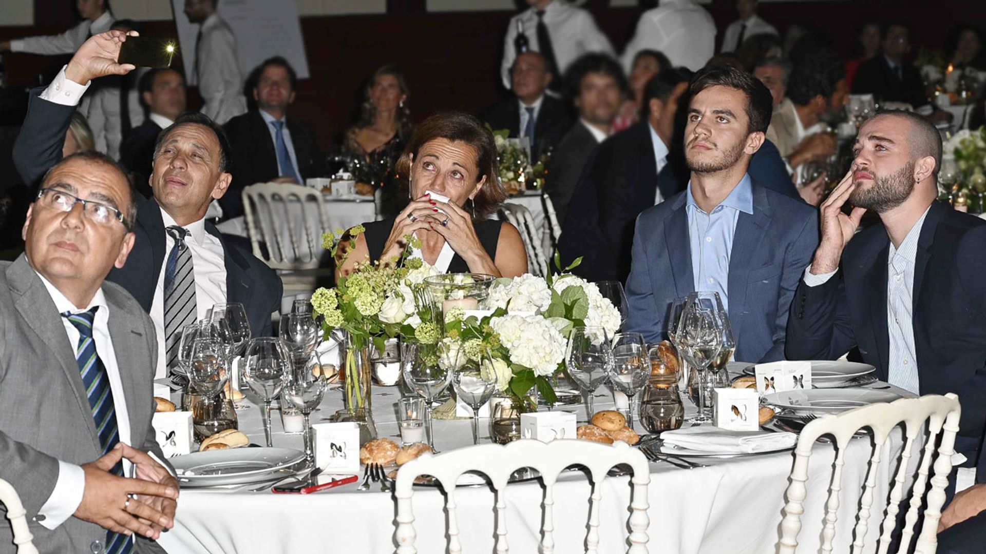 Las lágrimas de emoción del hijo de Blanca Fernández Ochoa en el homenaje a su madre