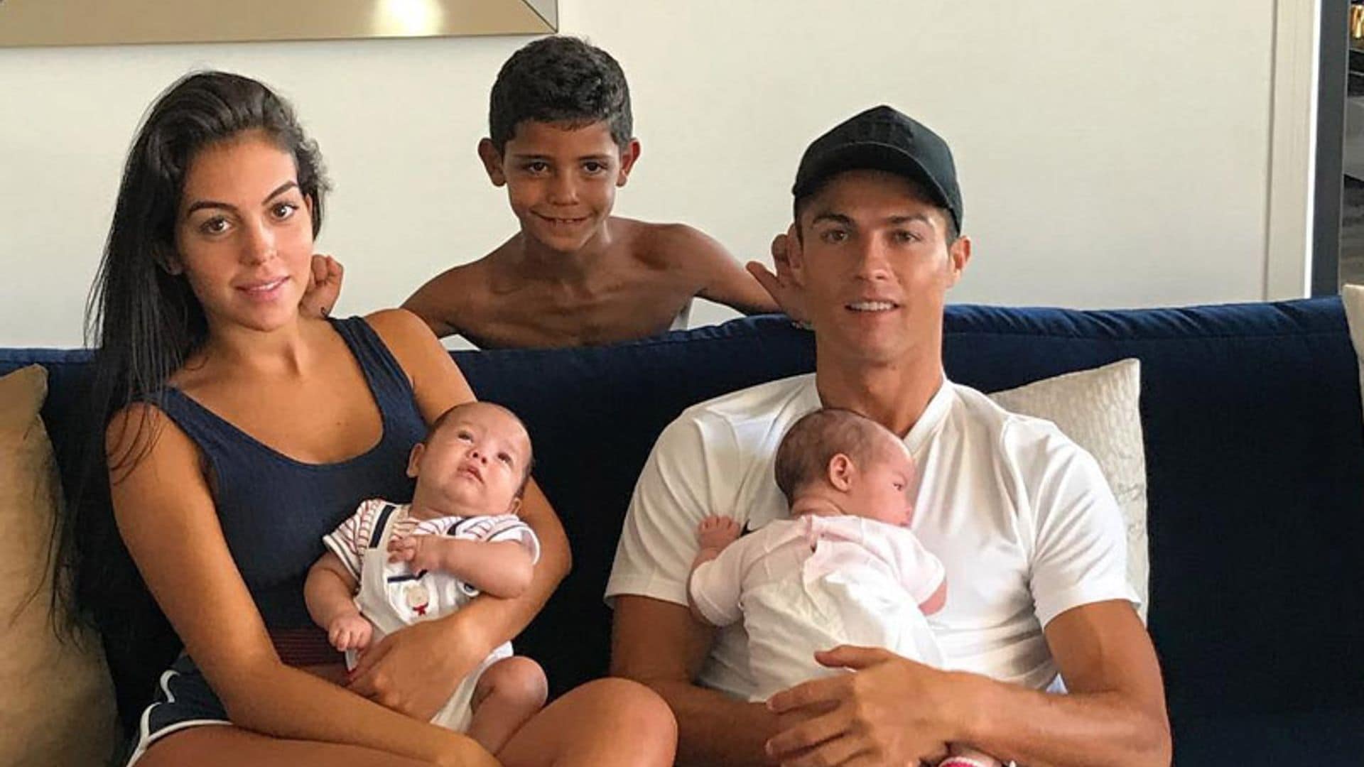 Georgina Rodríguez y Cristiano Ronaldo ya están en casa con su hija y cuentan con niñeras de lujo