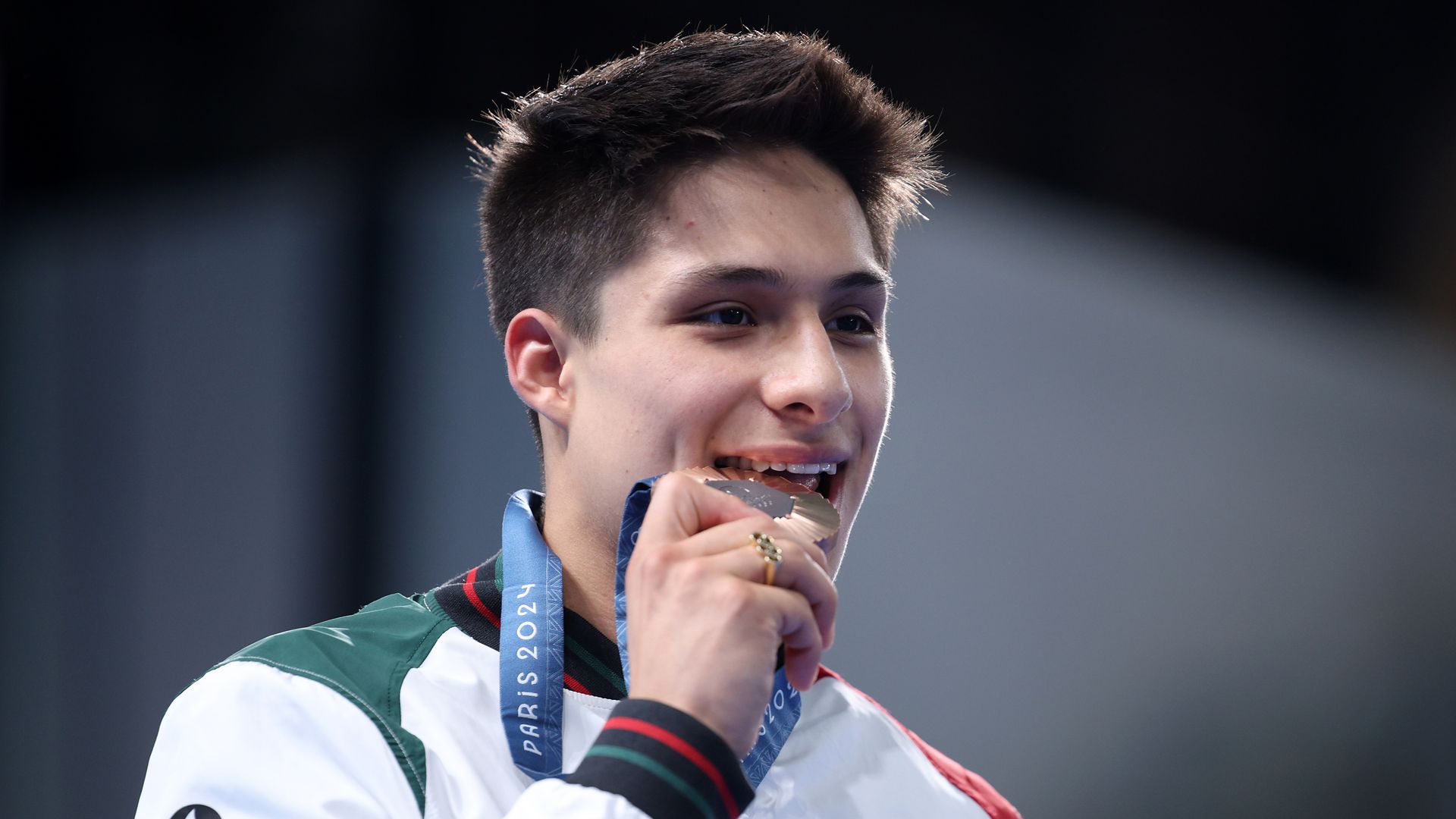 ¡Se luce en el trampolín! Osmar Olvera lo hace de nuevo y consigue otra medalla para México