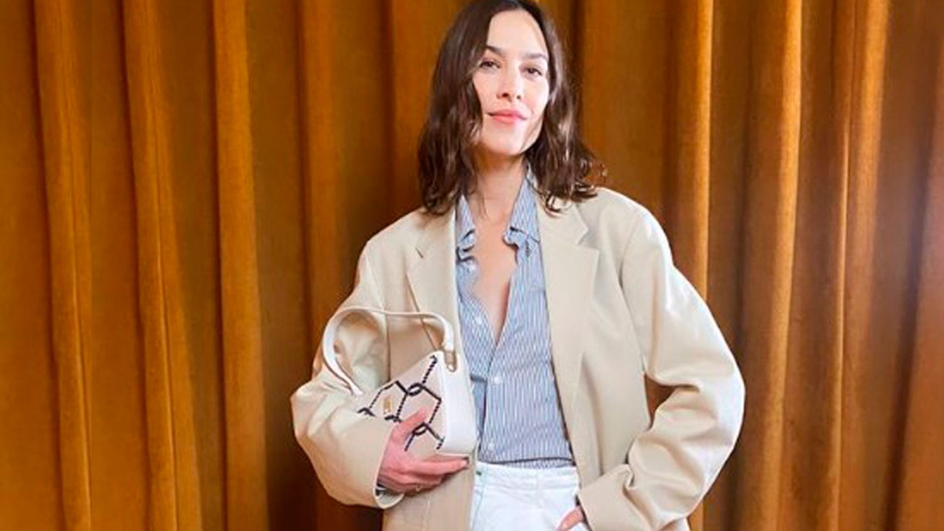 'Róbale' la americana a tu chico y crearás el look perfecto de Alexa Chung