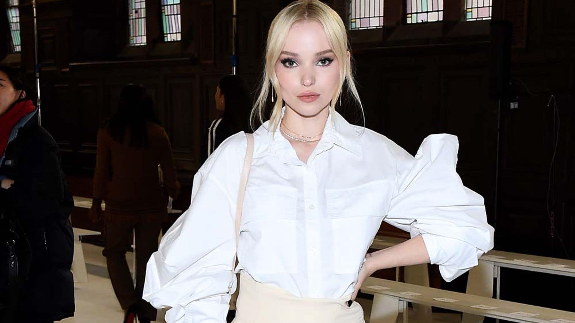 El estilo de Dove Cameron, vestidos románticos VS diseños de alto impacto