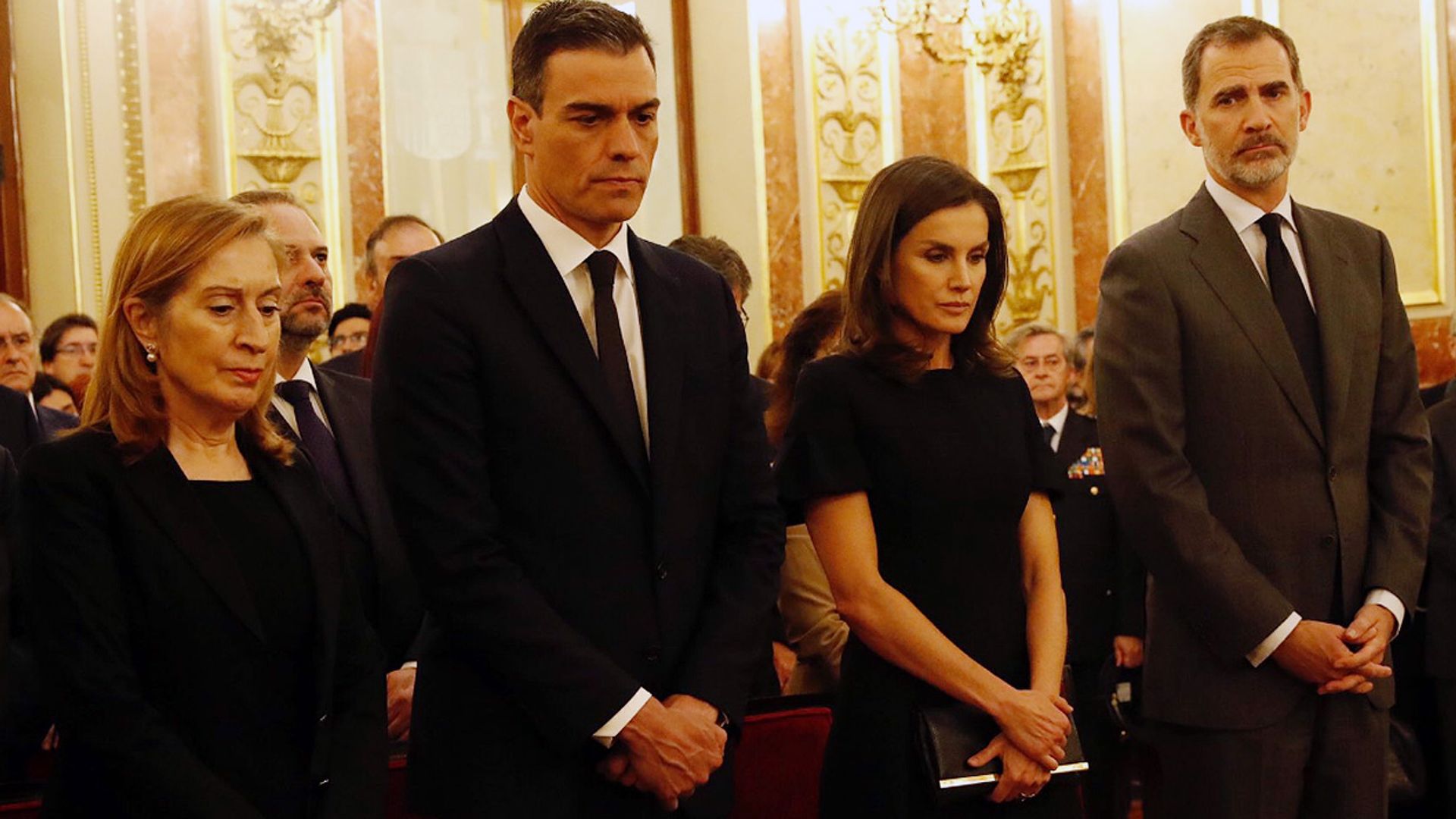 Los reyes Felipe y Letizia acuden a la capilla ardiente de Alfredo Pérez Rubalcaba