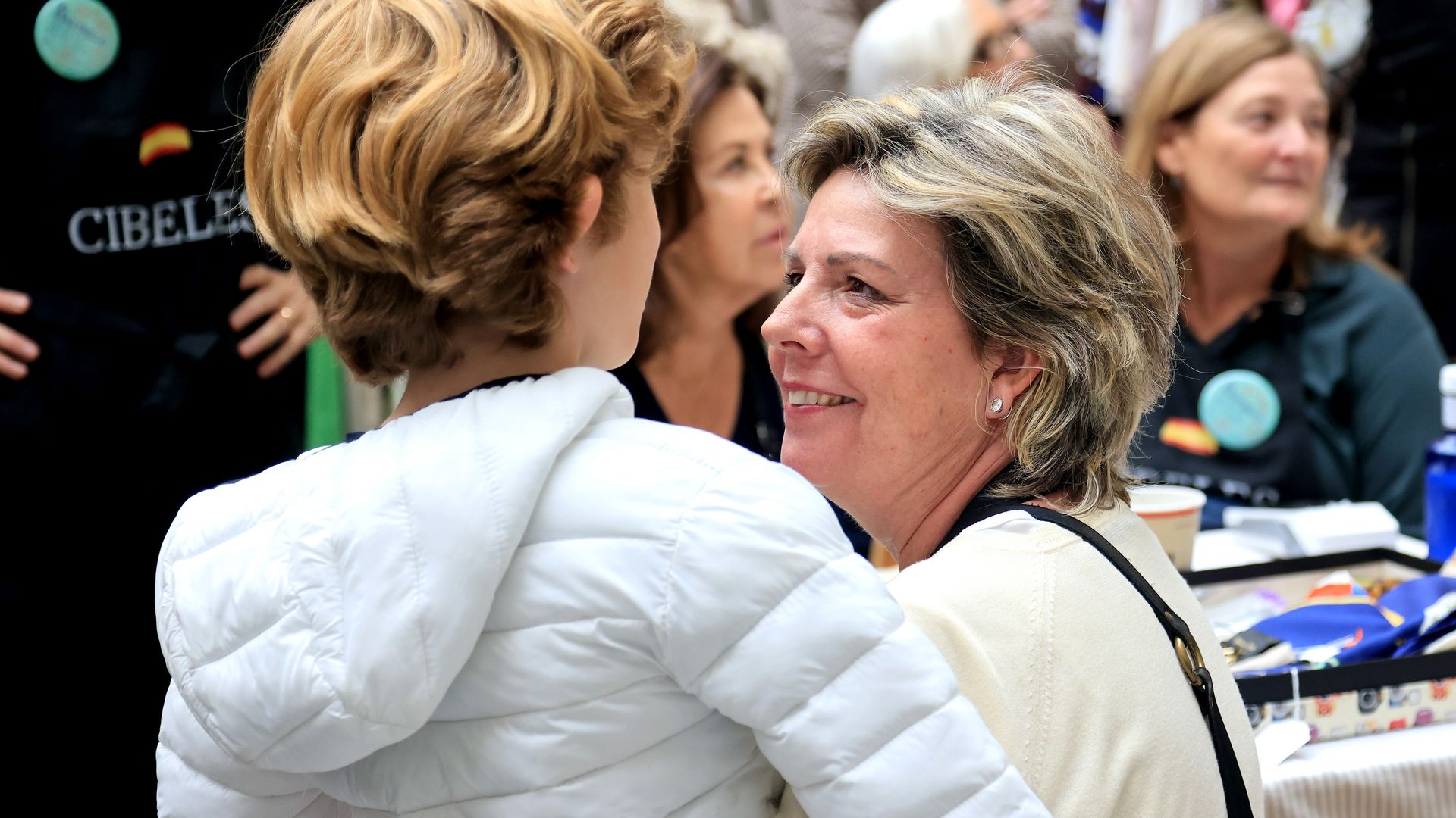 El emotivo encuentro de Simoneta Gómez-Acebo con la viuda de su hermano Fernando y su sobrino de 8 años