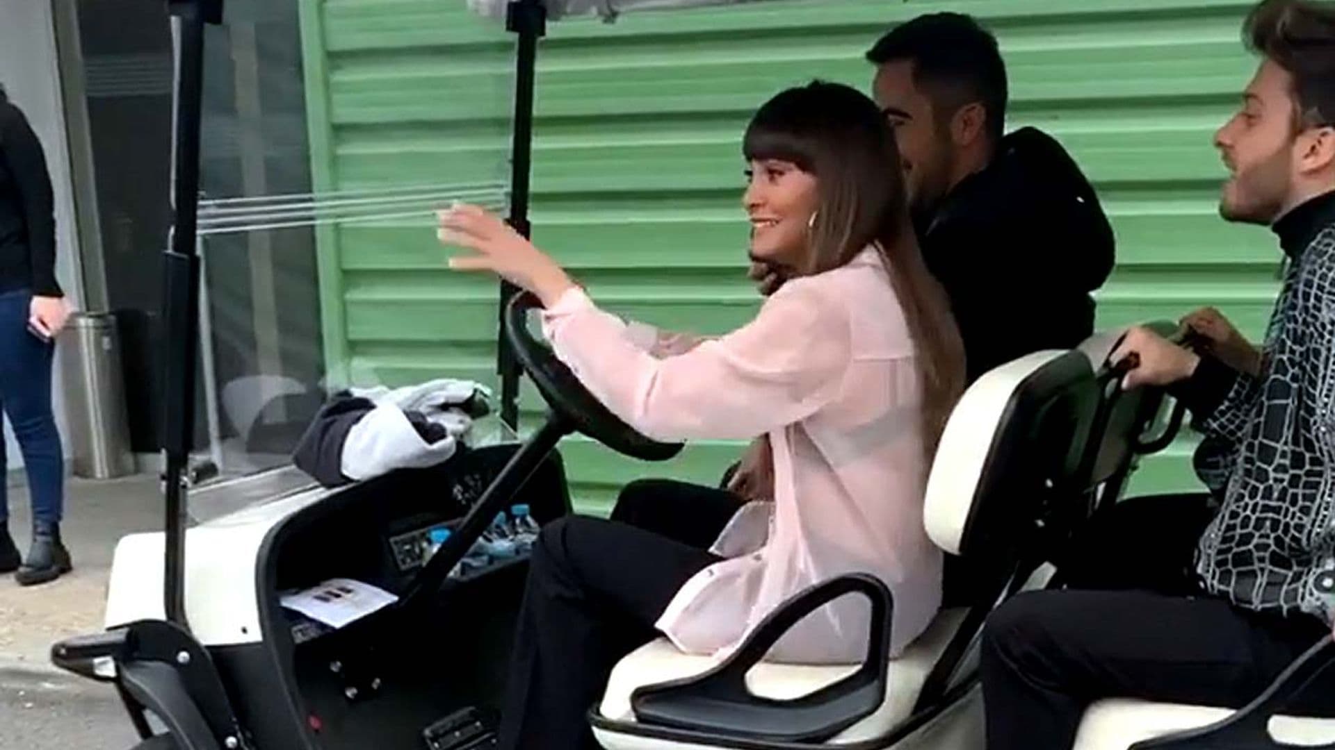 ¡Peligro al volante! El divertido vídeo de Aitana conduciendo por 'La Voz' al estilo de Eva González