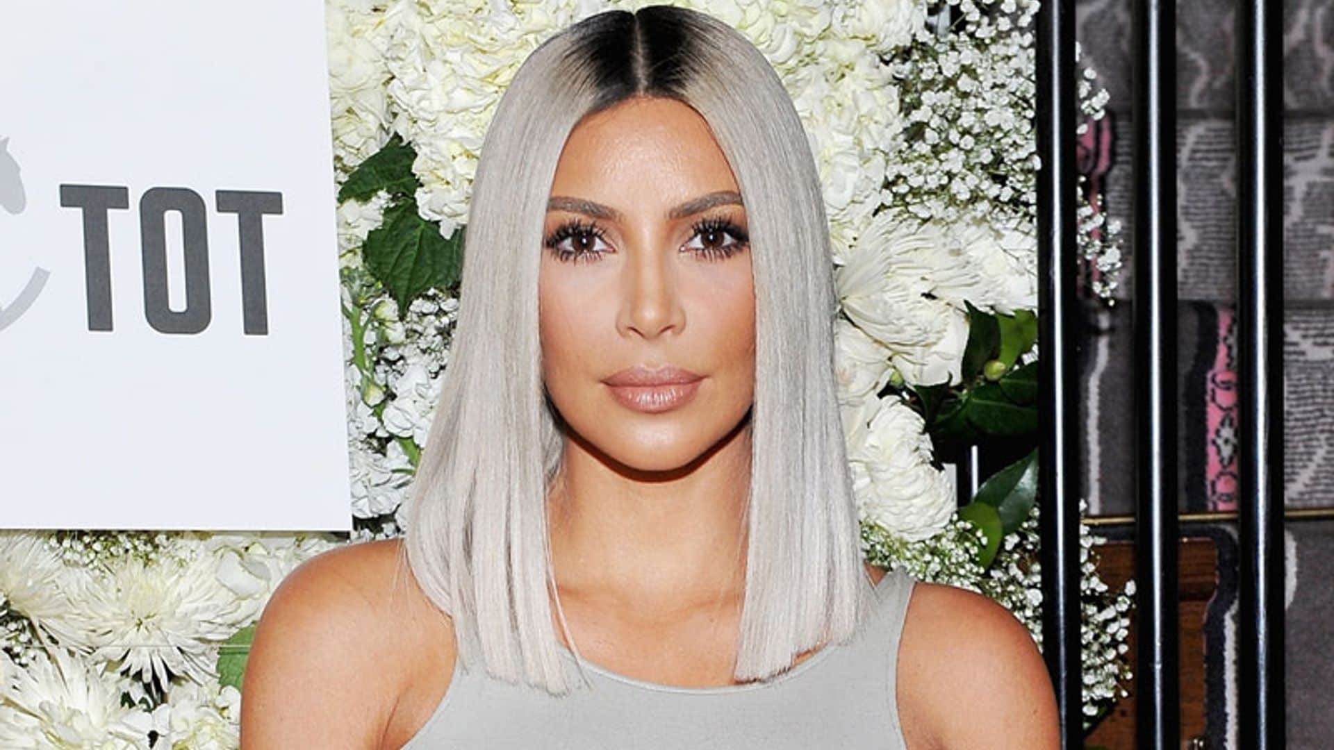 Según el estilista de Kim Kardashian el azul hielo es el nuevo rubio