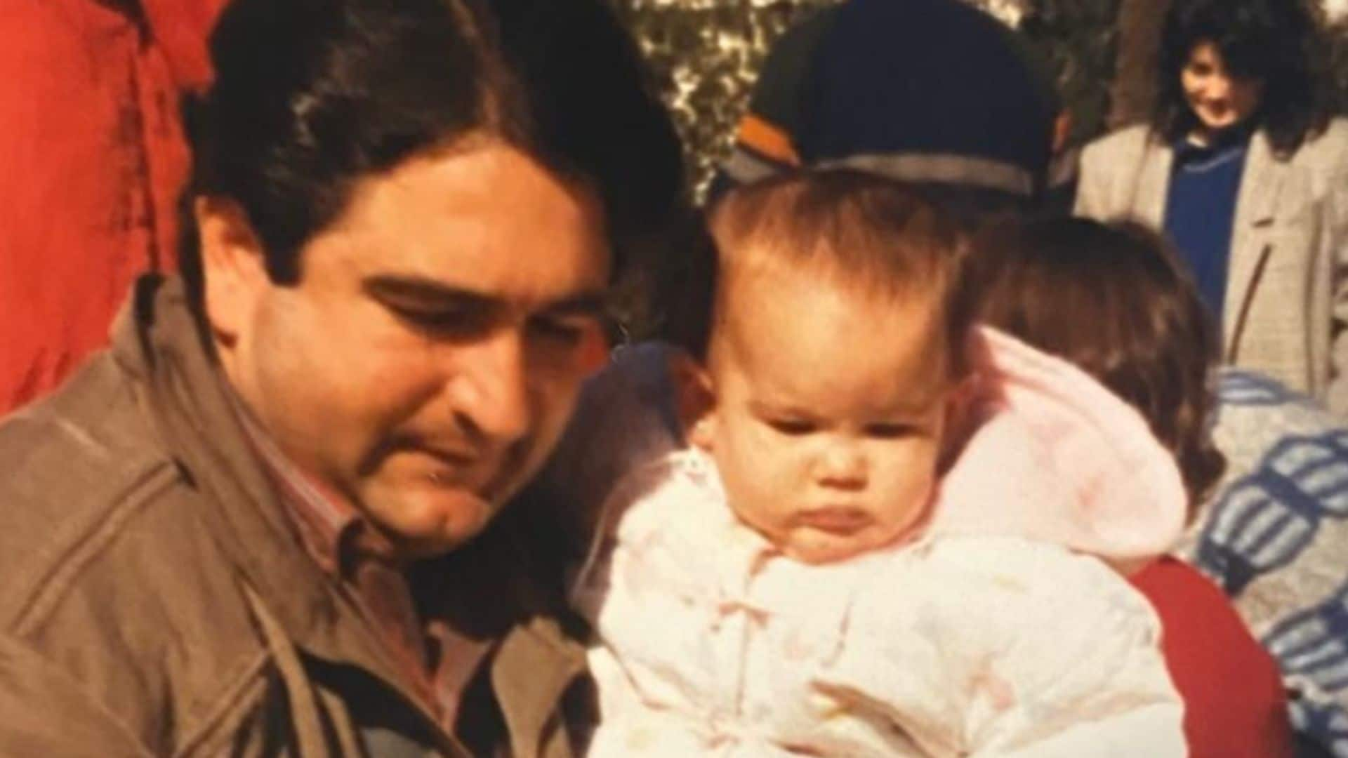 Anabel Pantoja recuerda a su padre con las fotos más emotivas de su infancia