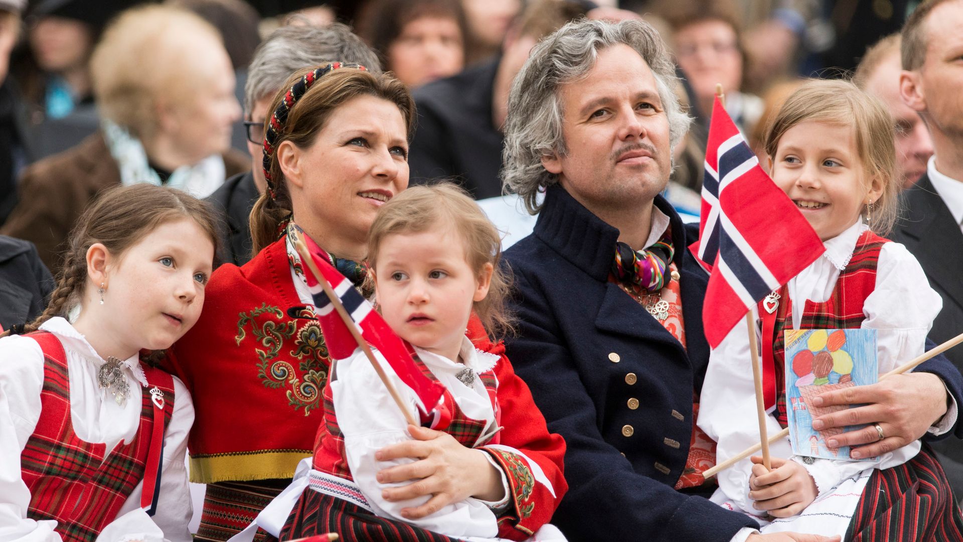 El emotivo homenaje de Marta Luisa de Noruega y sus hijas a Ari Behn en el quinto aniversario de su muerte