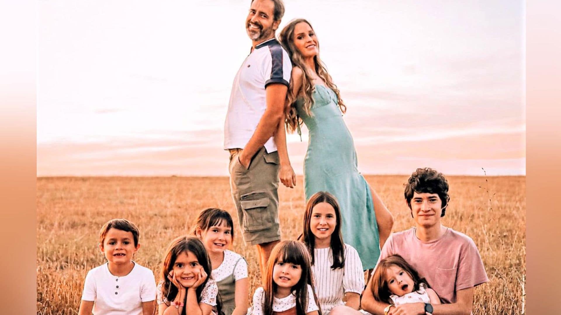 El espectacular y original vídeo de Verdeliss (y su familia) anunciando que el bebé que espera es…