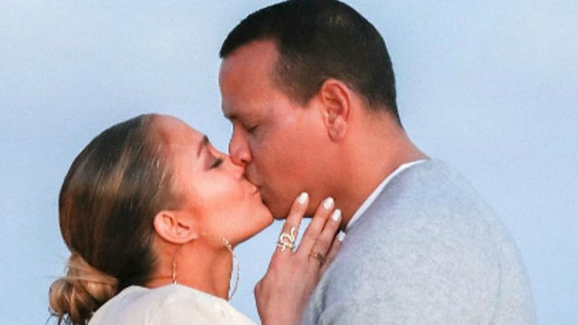 jennifer lopez alex rodriguez kiss