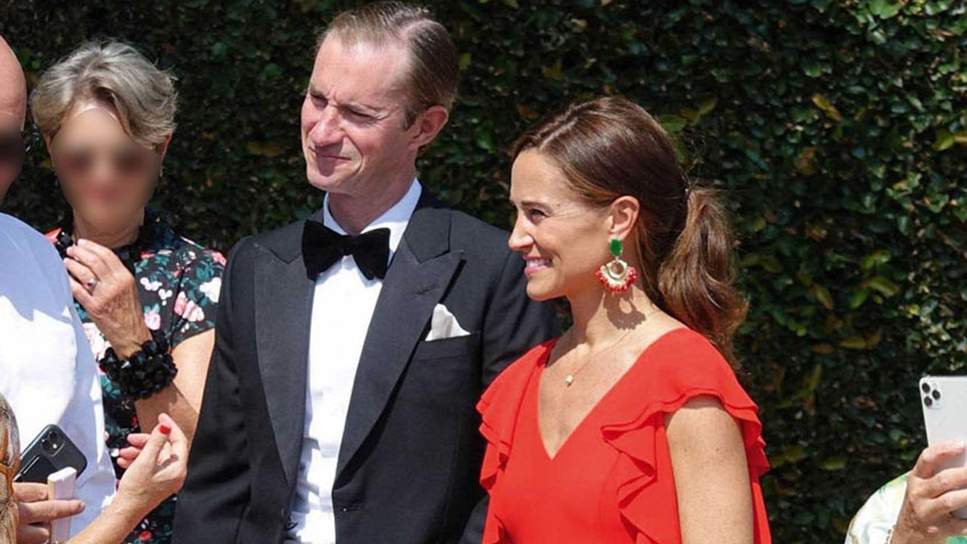 Pippa Middleton, espectacular mujer de rojo en una boda muy ‘chic’ en el Lago de Como