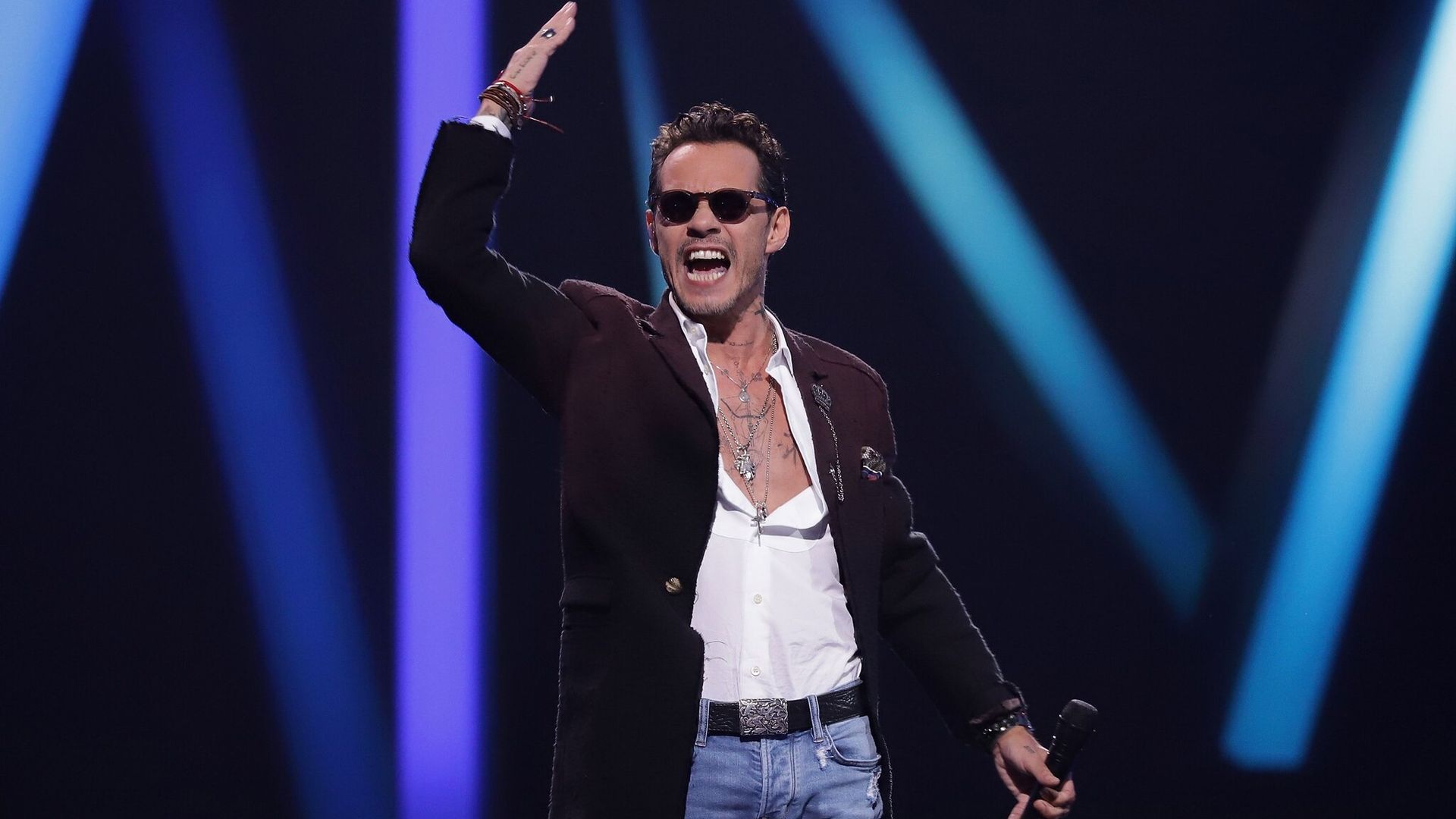 Marc Anthony hace historia y recibe su tercer récord Guinness