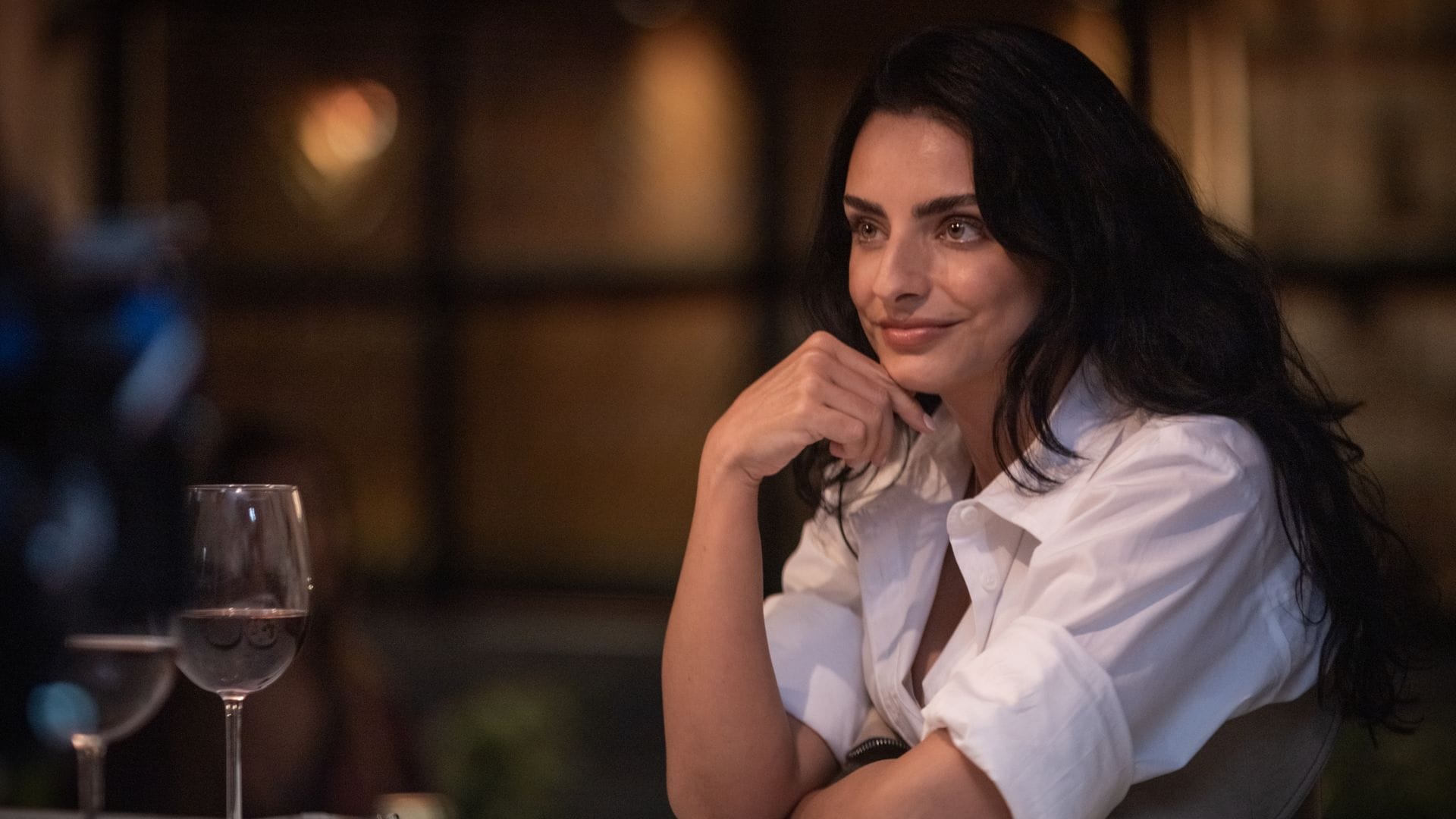 Aislinn Derbez nos habla del reencuentro con su yo del pasado en su nueva serie: 'Era más insegura en el amor'