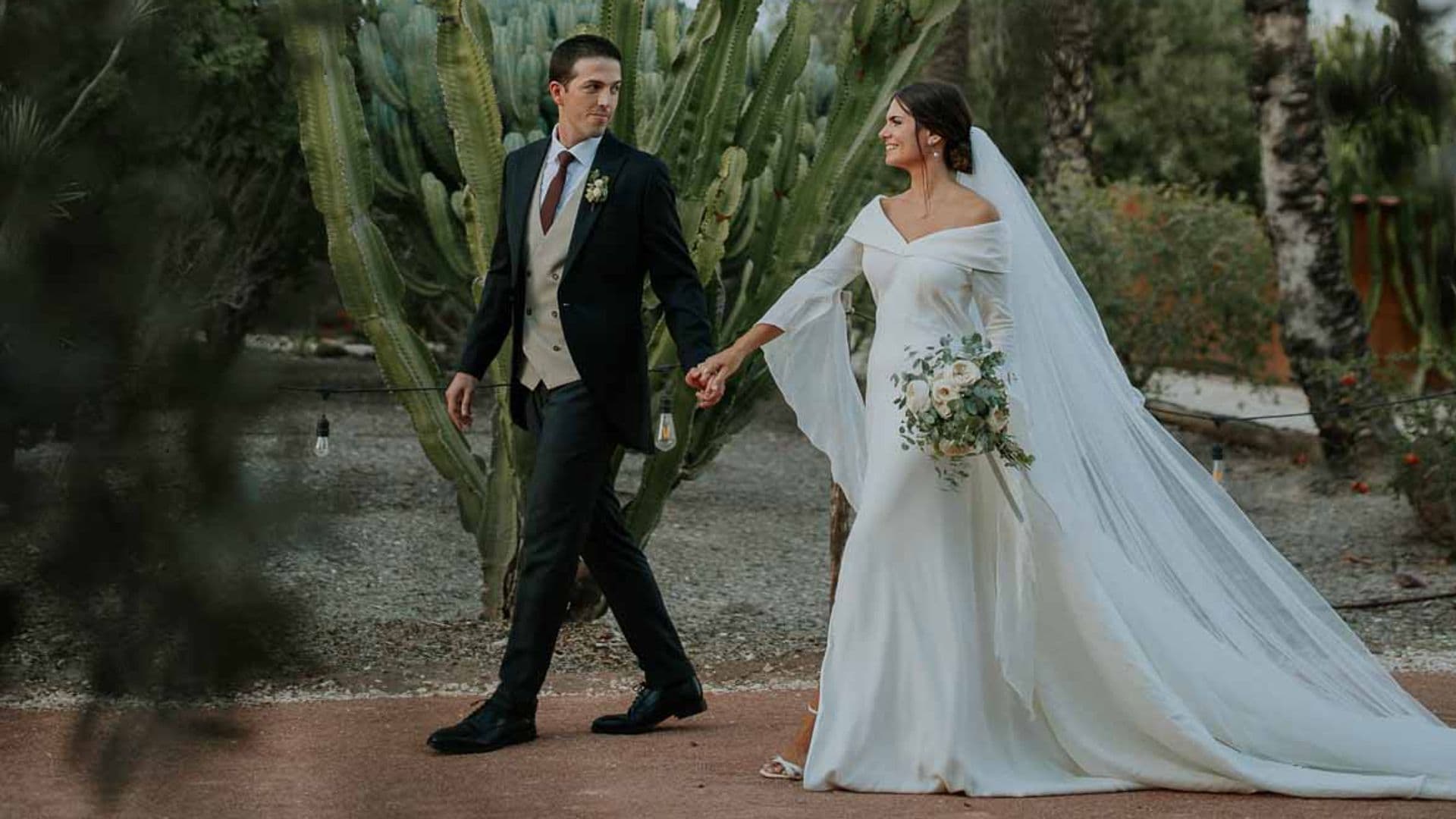 La boda en Elche de Raquel, la novia con el vestido de mangas de ángel inspirado en Meghan Markle