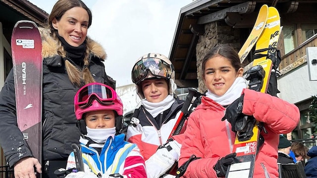 jacky bracamontes y sus hijas