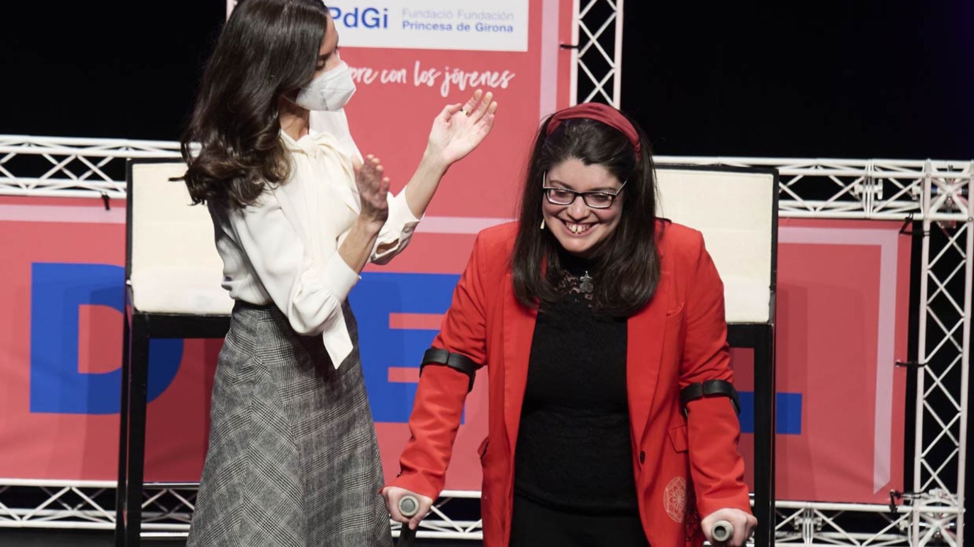 La ganadora de uno de los Premios Princesa de Girona nos cuenta cómo fue su encuentro con la reina Letizia