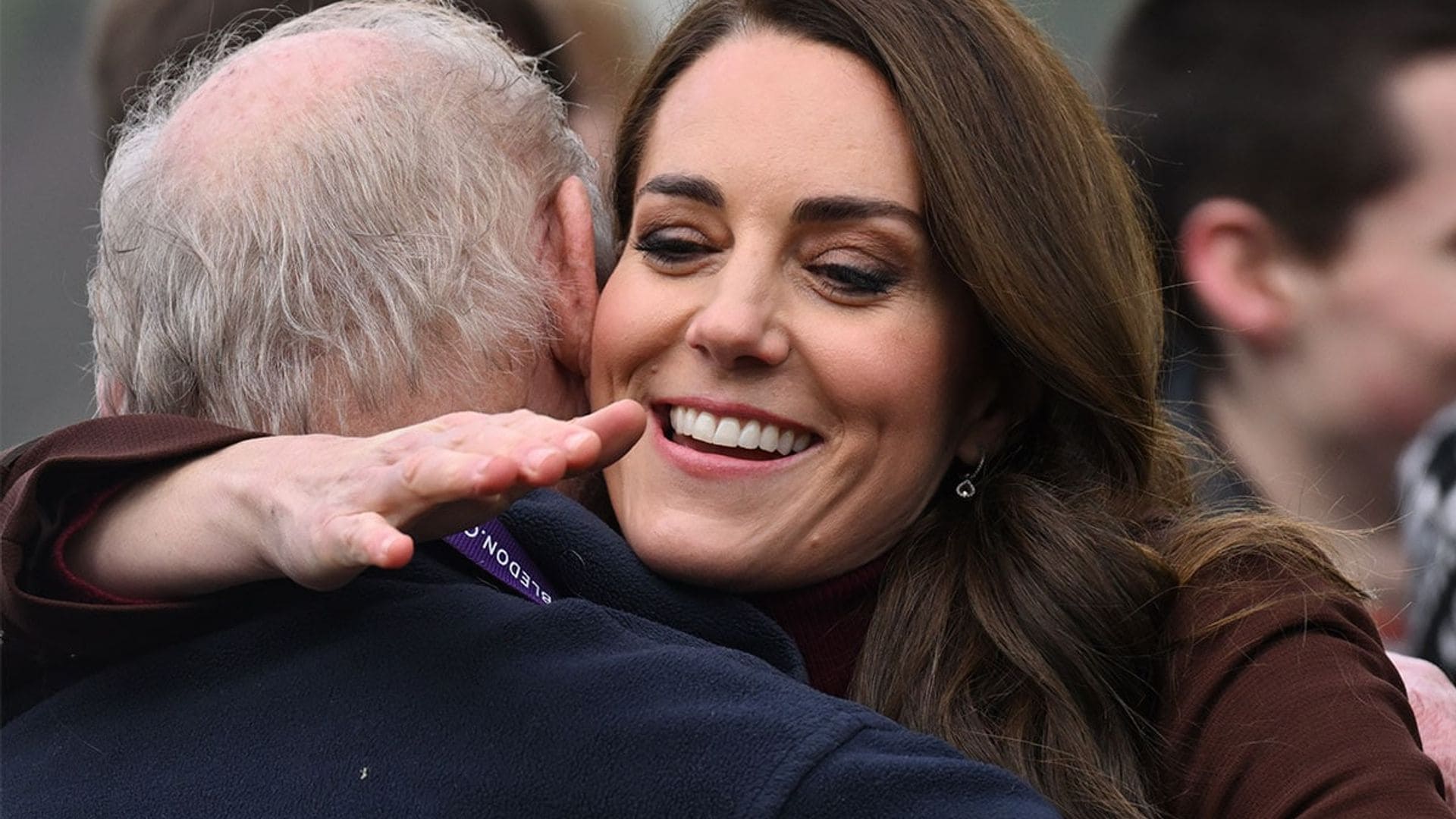 El encuentro de Kate con su maestro de historia no podría haber sido más emocionante