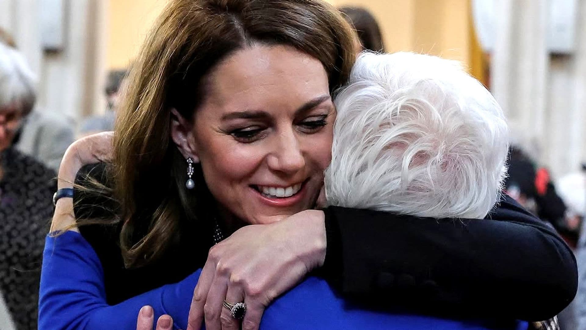 El emocionante encuentro de Kate Middleton y el príncipe Guillermo con supervivientes del Holocausto