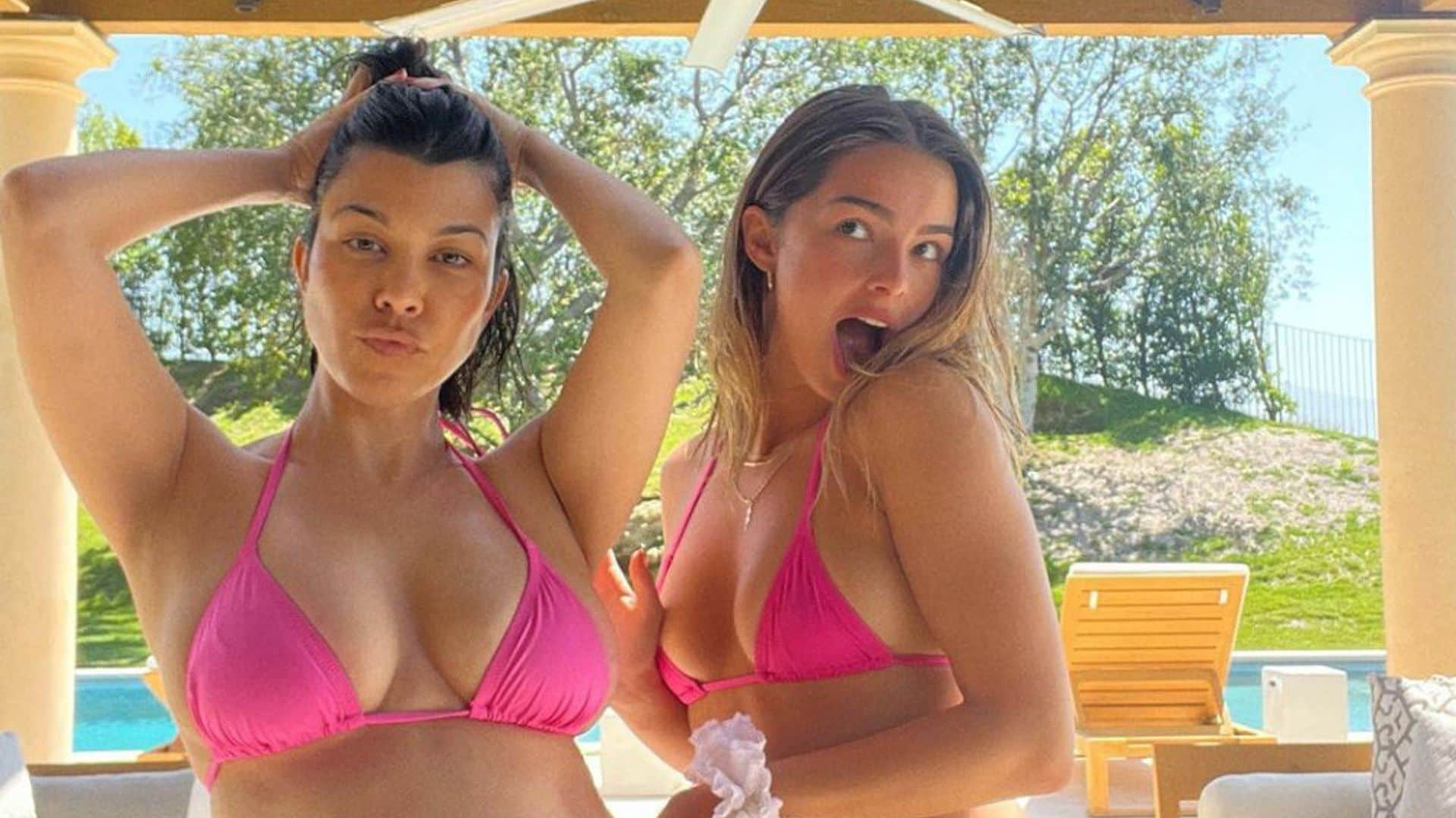 El posado viral de Kourtney Kardashian en bikini y al natural con el que presume de embarazo