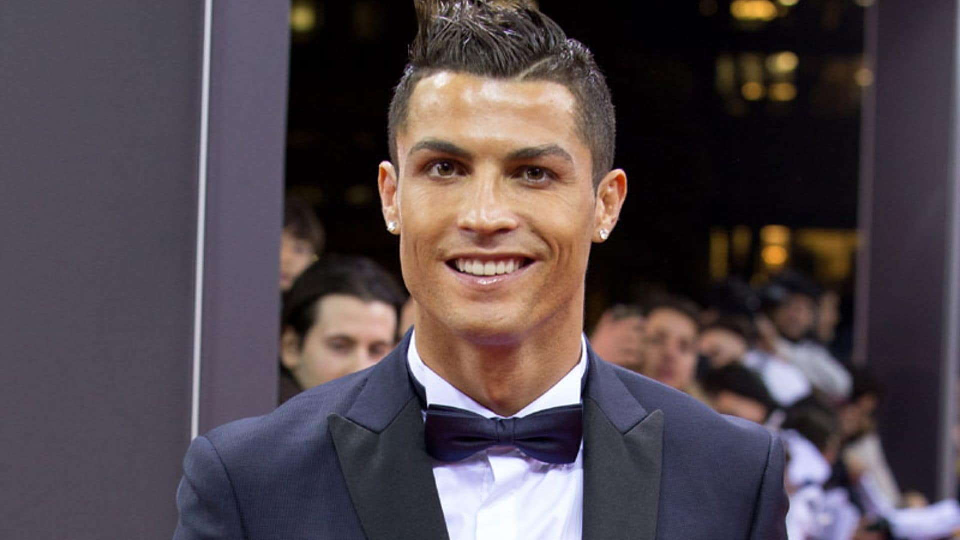 ¡Cristiano Ronaldo se atreve con todo! Hasta con un 'look' inspirado en Super Mario