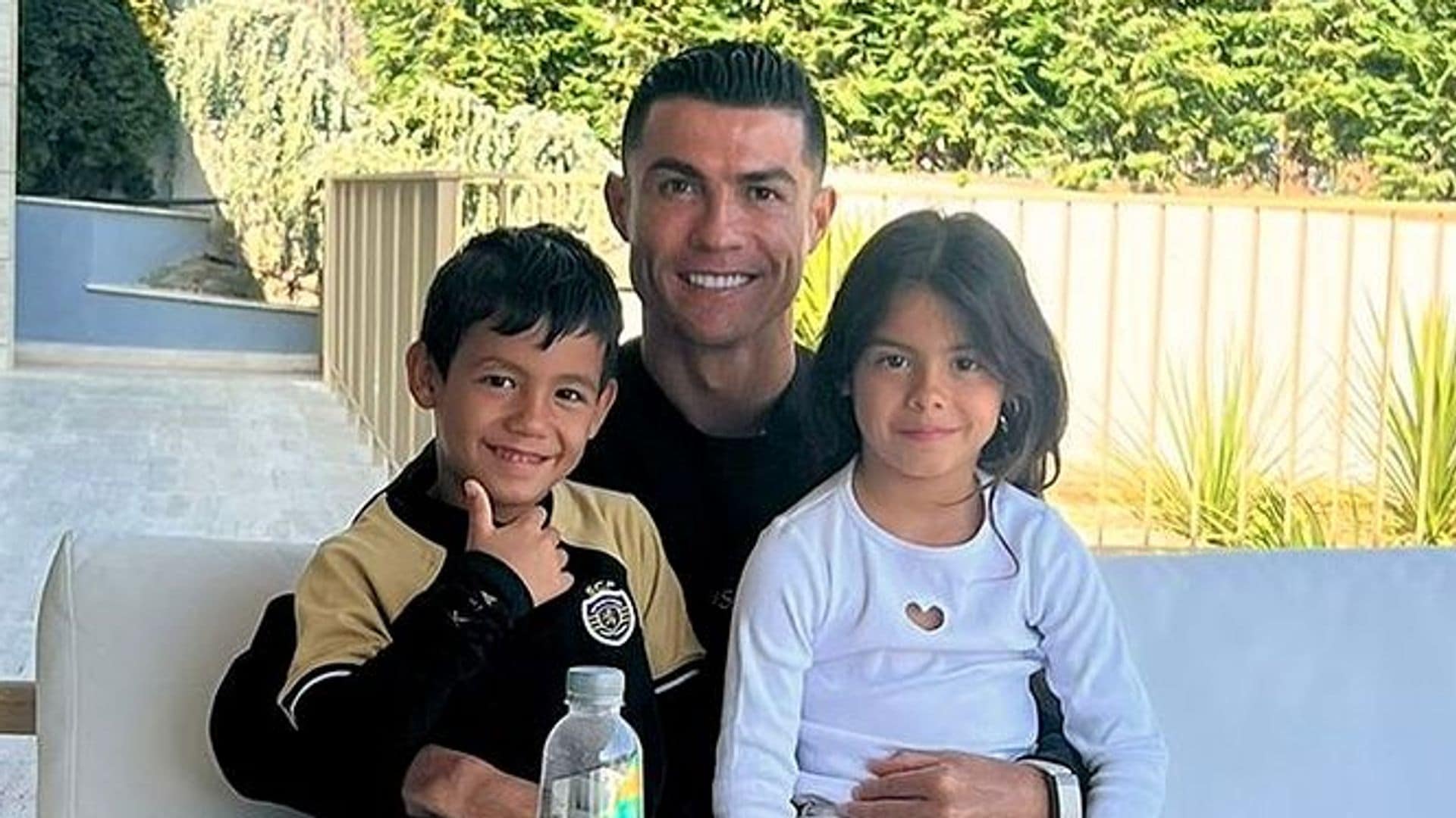 La emoción de Alana, Eva y Mateo al recibir una increíble sorpresa de su papá, Cristiano Ronaldo