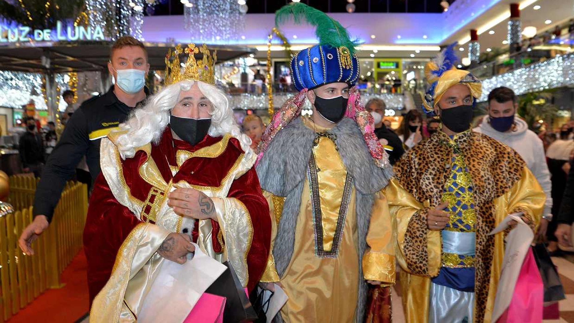 La Policía desaloja un centro comercial en el que Kiko Rivera era uno de los Reyes Magos